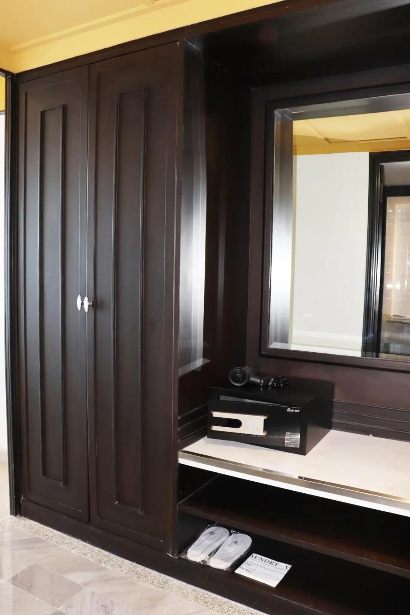 wardrobe in The Quarter Saphankhwai by UHG