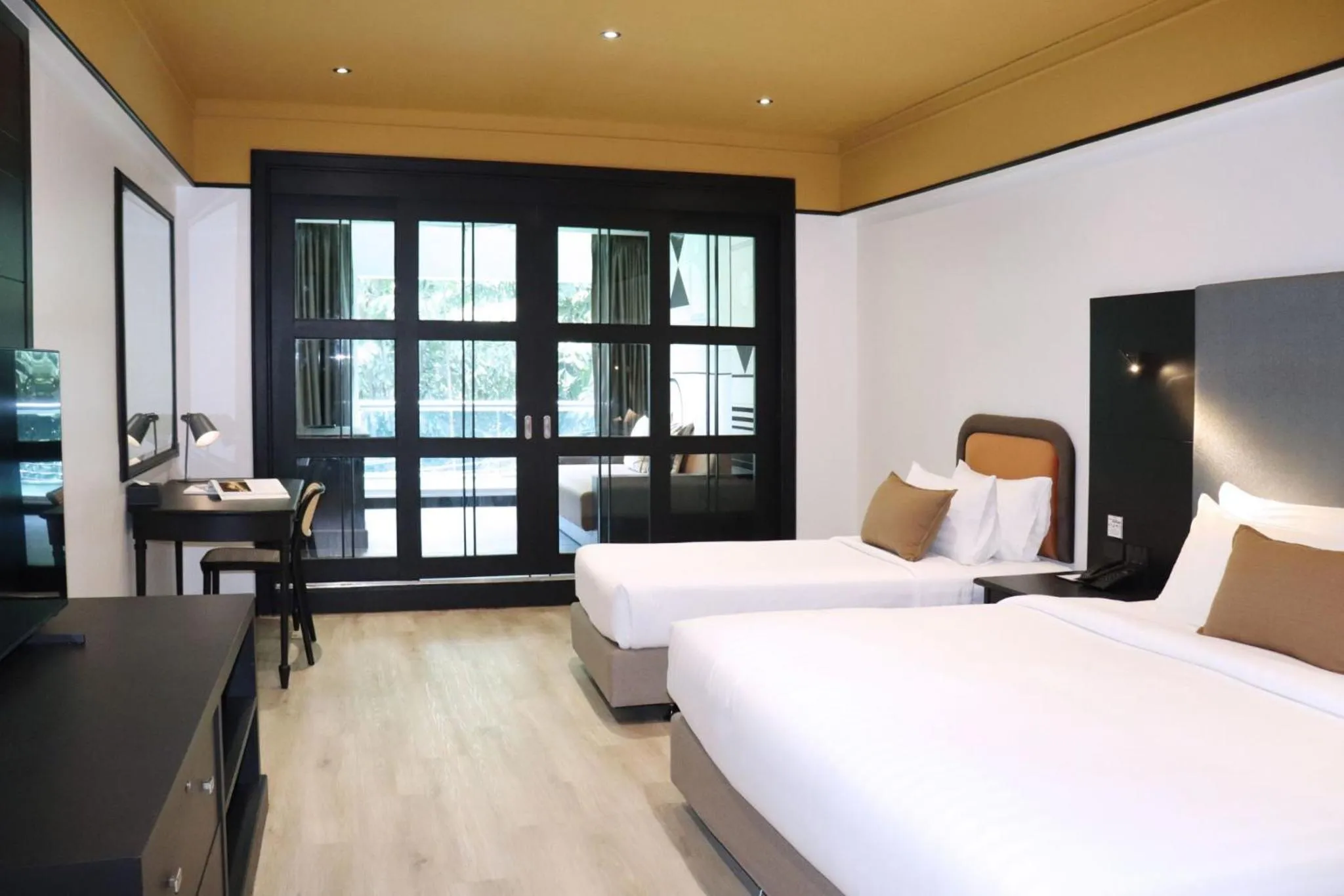 Bedroom, Bed in The Quarter Saphankhwai by UHG