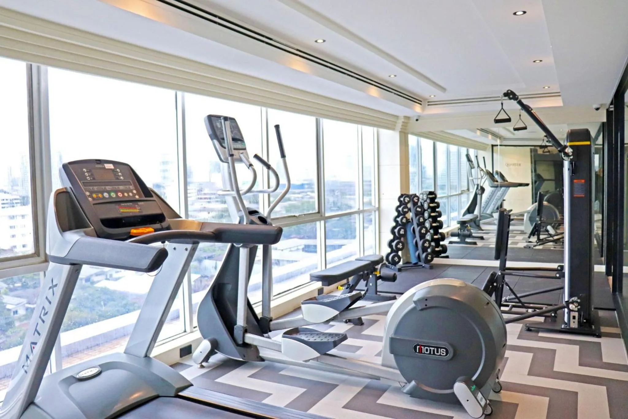 Fitness centre/facilities in The Quarter Saphankhwai by UHG