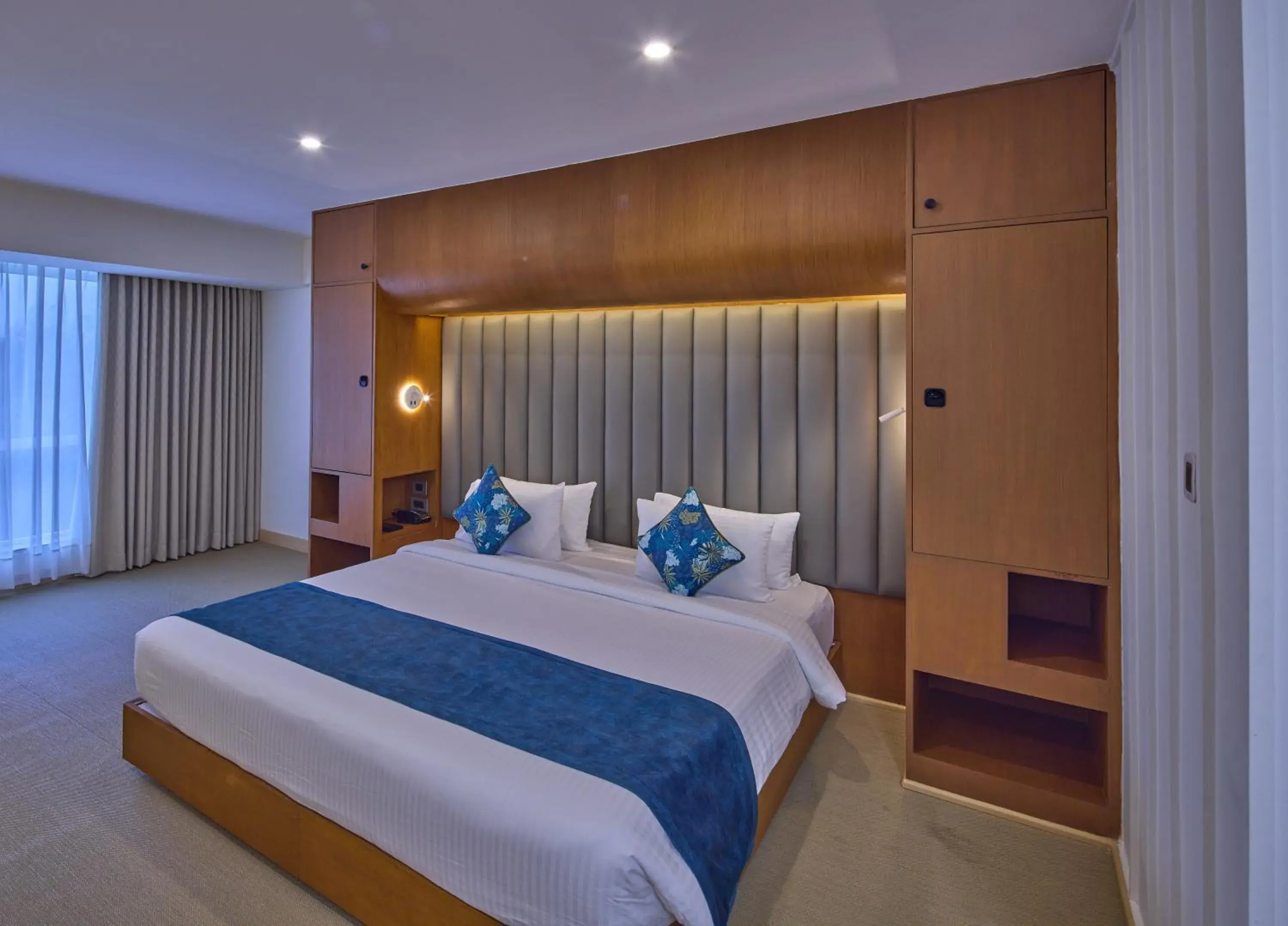 Deluxe Room - single occupancy - 1 Double Bed in Grand Continent Mahabalipuram A Sarovar Premiere Affiliate Hotel Deluxe Room - single occupancy - 1 Double Bed in Grand Continent Mahabalipuram A Sarovar Premiere Affiliate Hotel