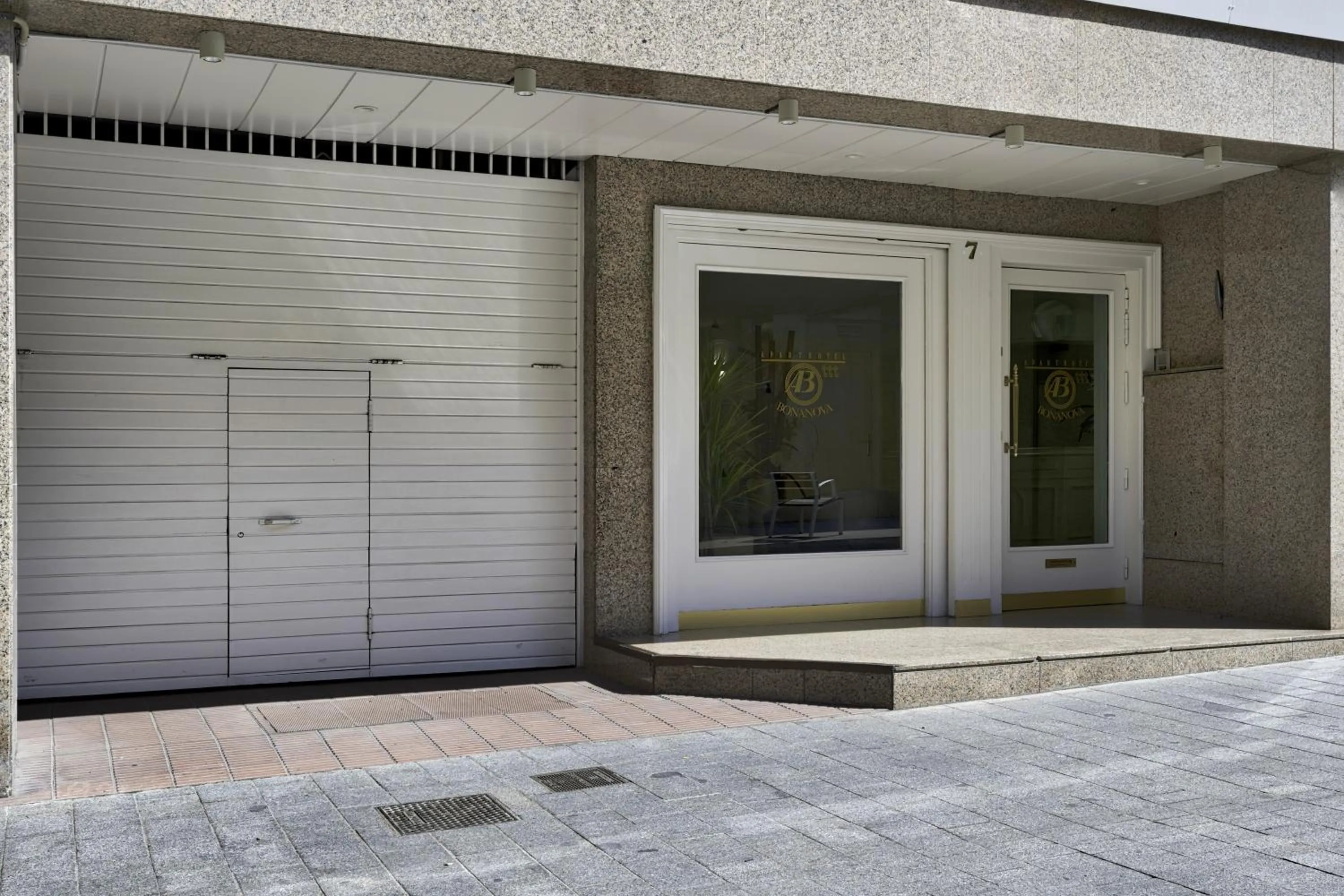 Property building in Bonanova Suite