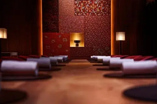 Waldorf Astoria Osaka Waldorf Astoria Osaka