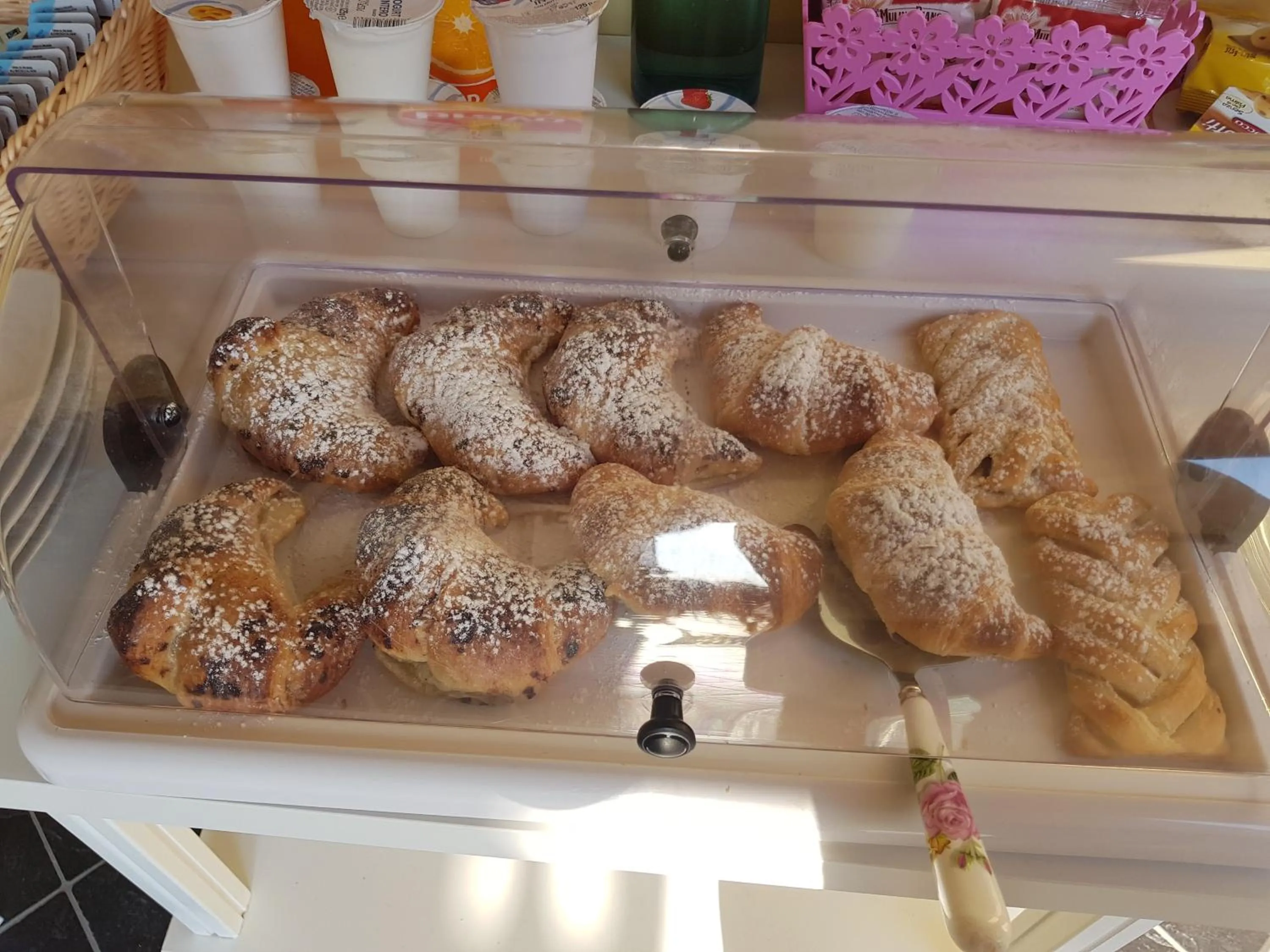 Buffet breakfast in B&B La Veduta