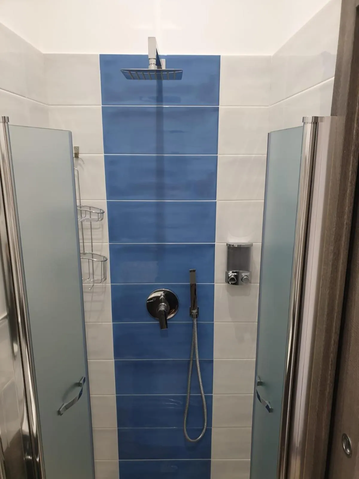 Shower in B&B La Veduta