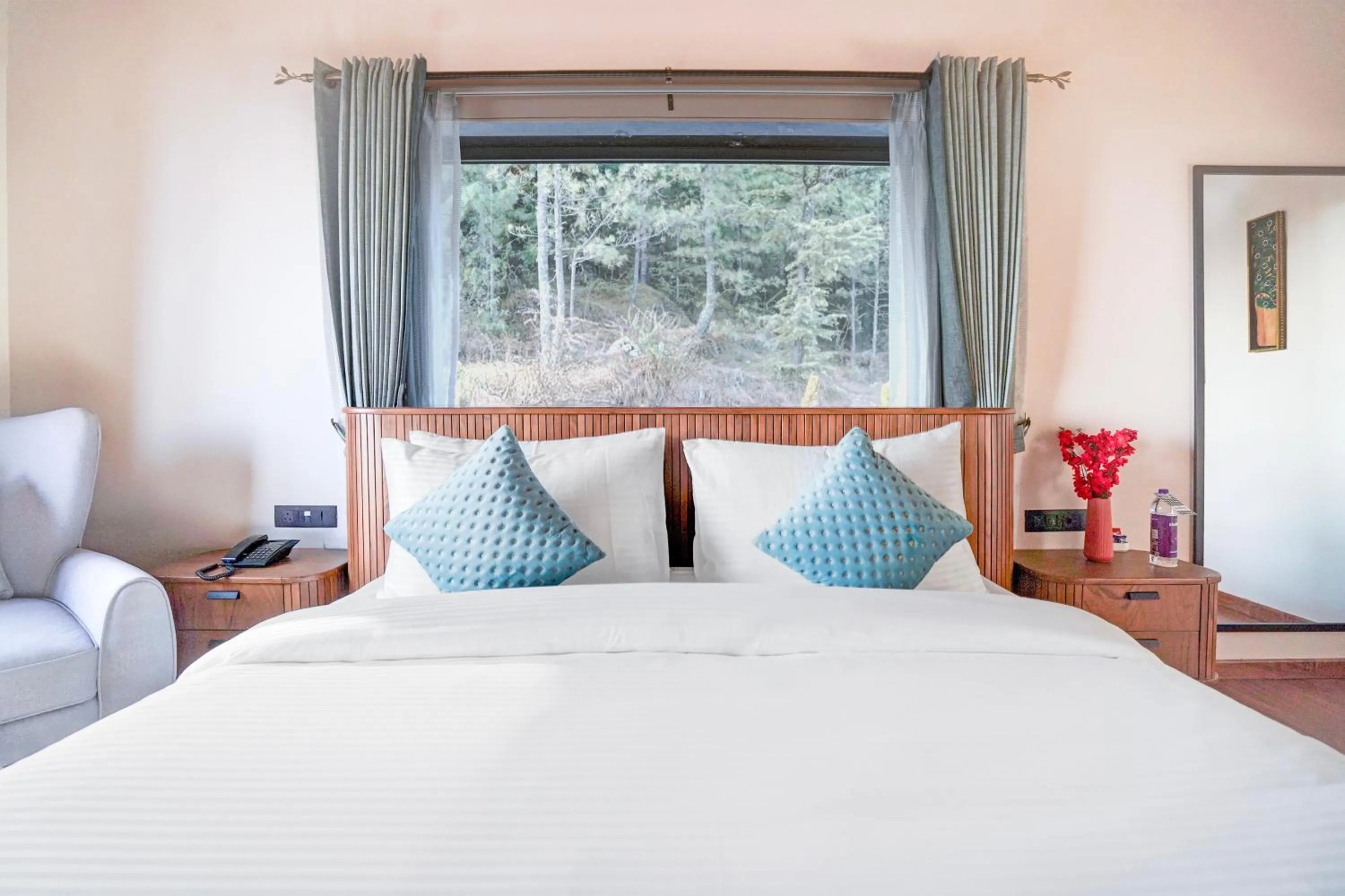 Bedroom, Bed in Sunday by CheckIn Premium 5 BHK Villa Mihika, Shimla