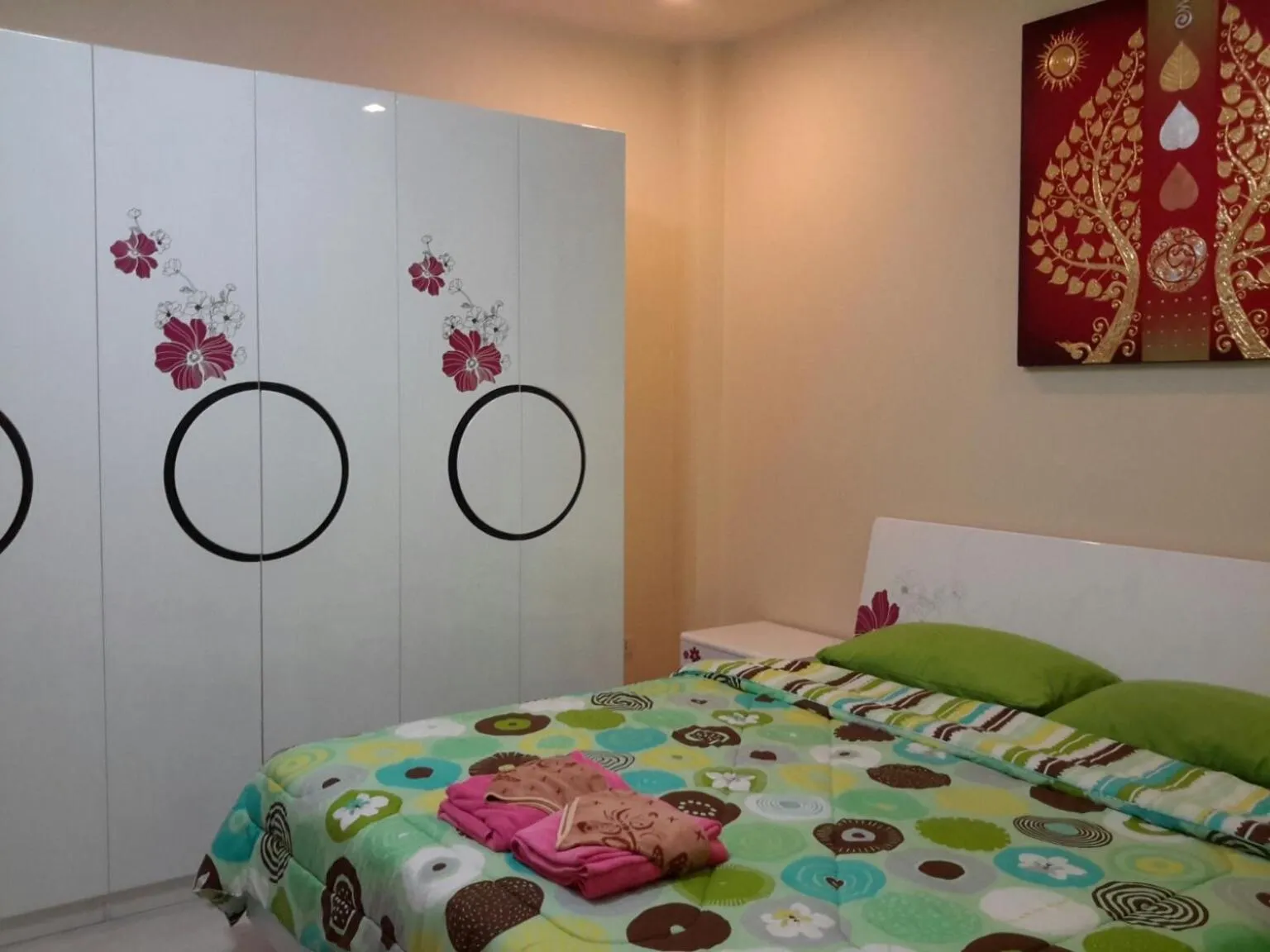 Bed in Donchai House Guest House& Cafe