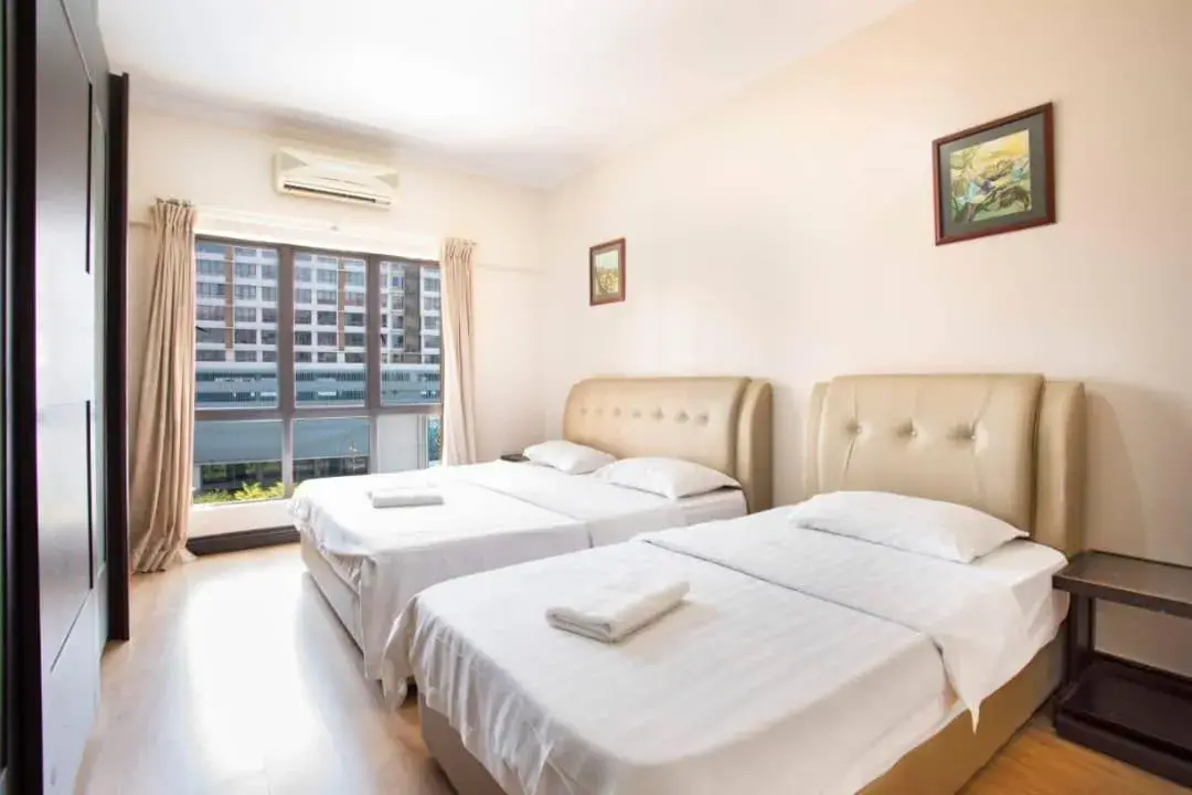 Bed in KK Vacation Apartments-Marina Court - STAY AND GET CASH REBATE Bed in KK Vacation Apartments-Marina Court - STAY AND GET CASH REBATE