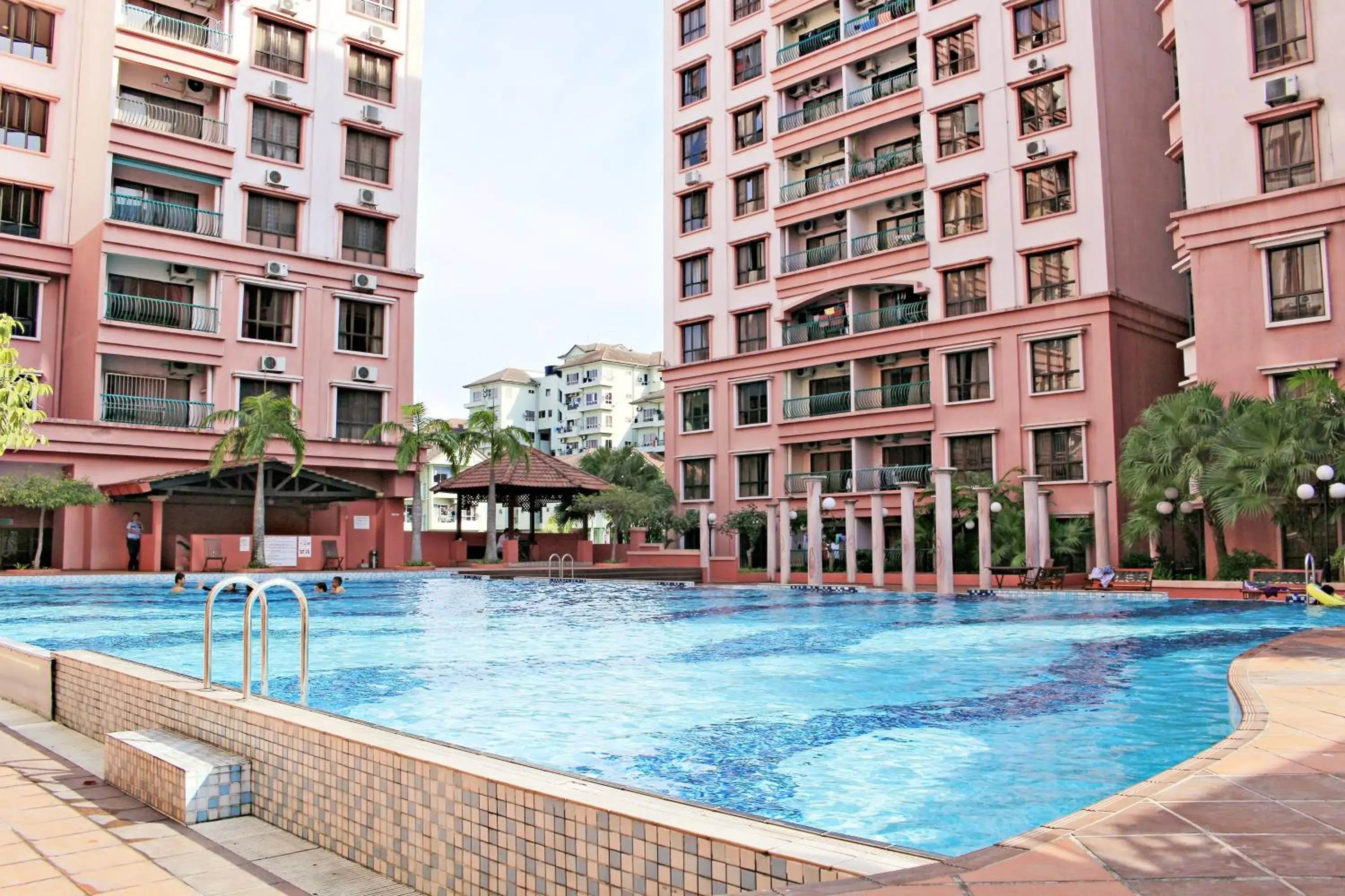 Property building in KK Vacation Apartments-Marina Court - STAY AND GET CASH REBATE Property building in KK Vacation Apartments-Marina Court - STAY AND GET CASH REBATE