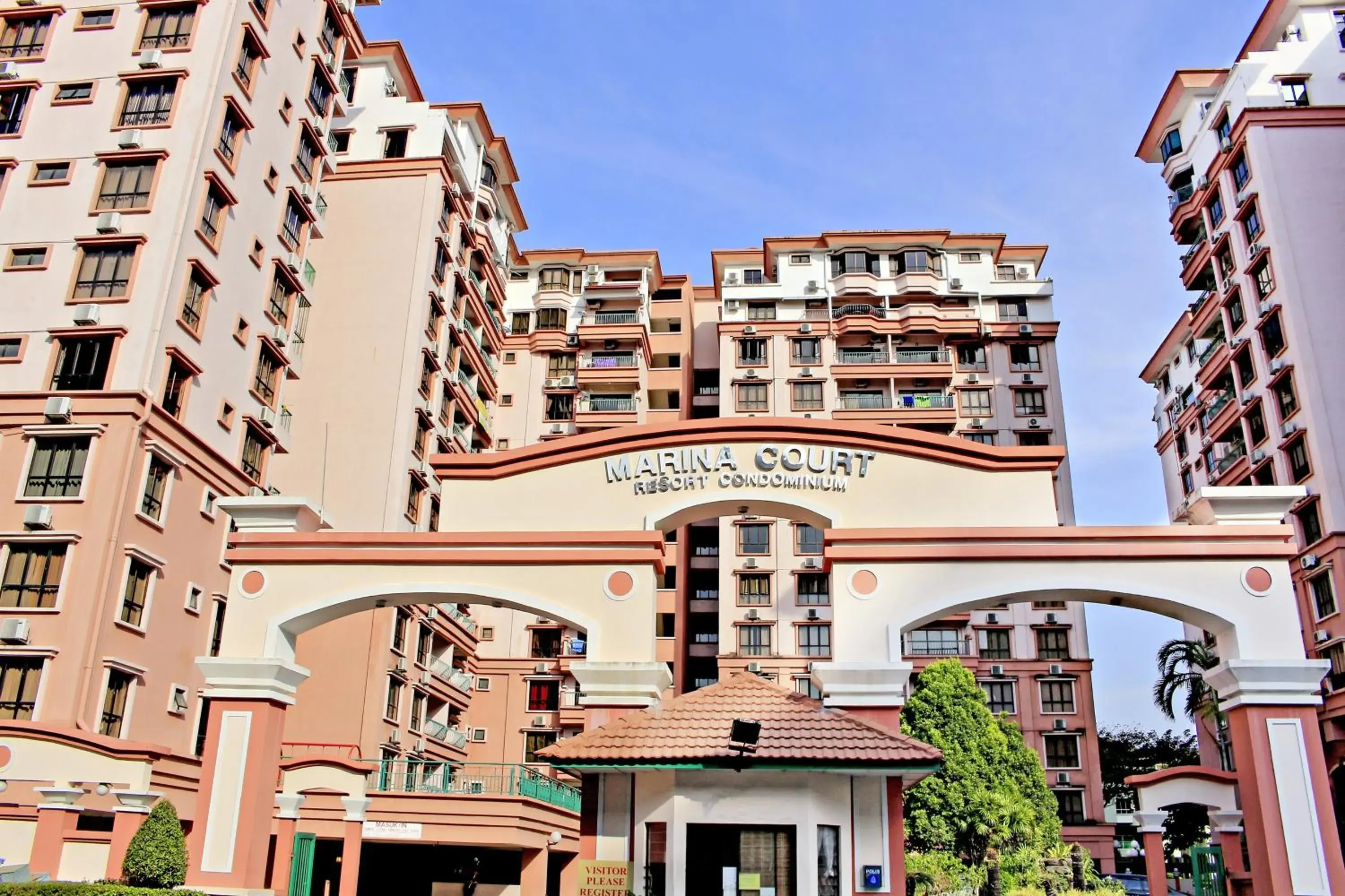 Property building in KK Vacation Apartments-Marina Court - STAY AND GET CASH REBATE Property building in KK Vacation Apartments-Marina Court - STAY AND GET CASH REBATE