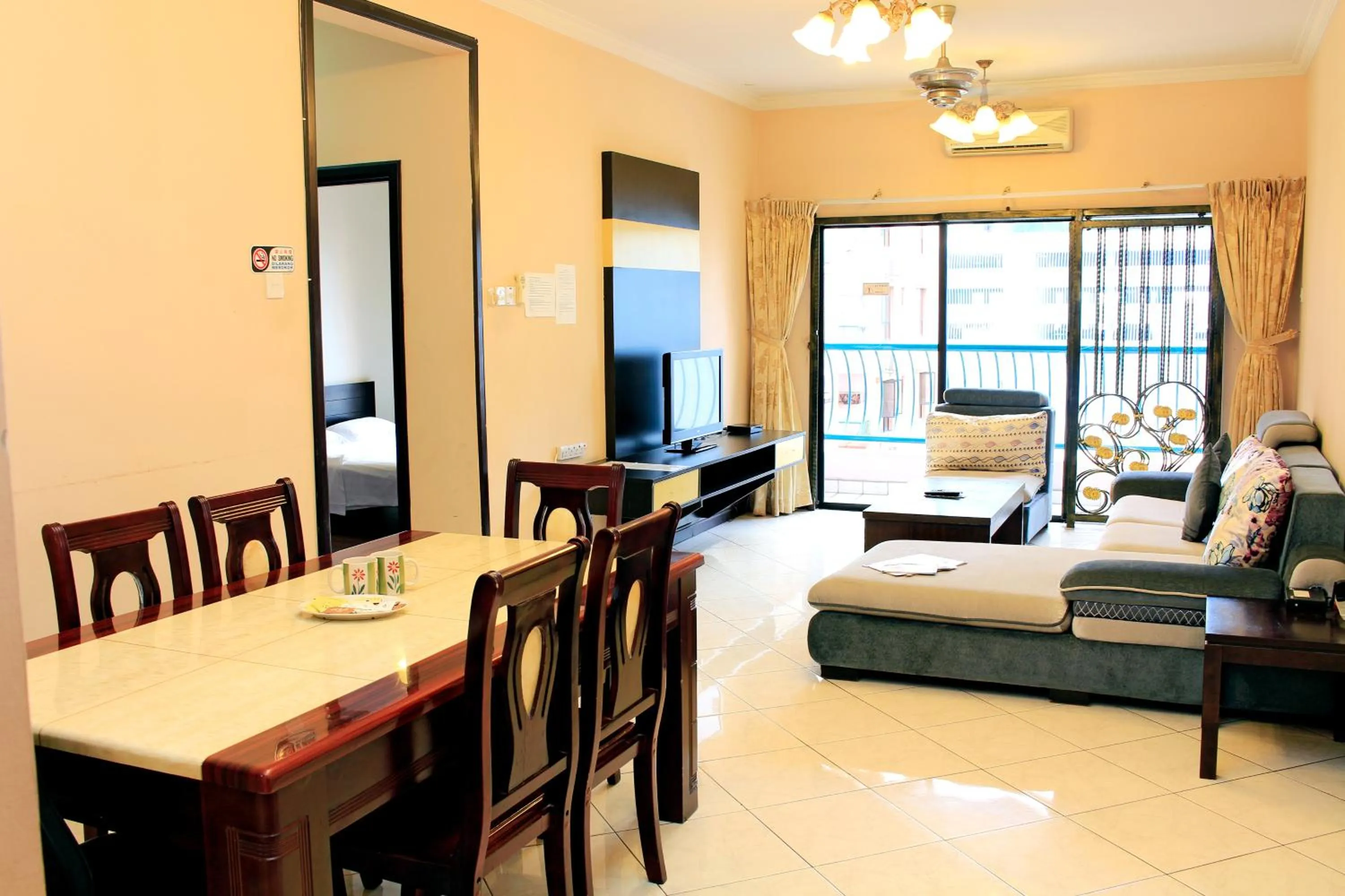 TV and multimedia in KK Vacation Apartments-Marina Court - STAY AND GET CASH REBATE