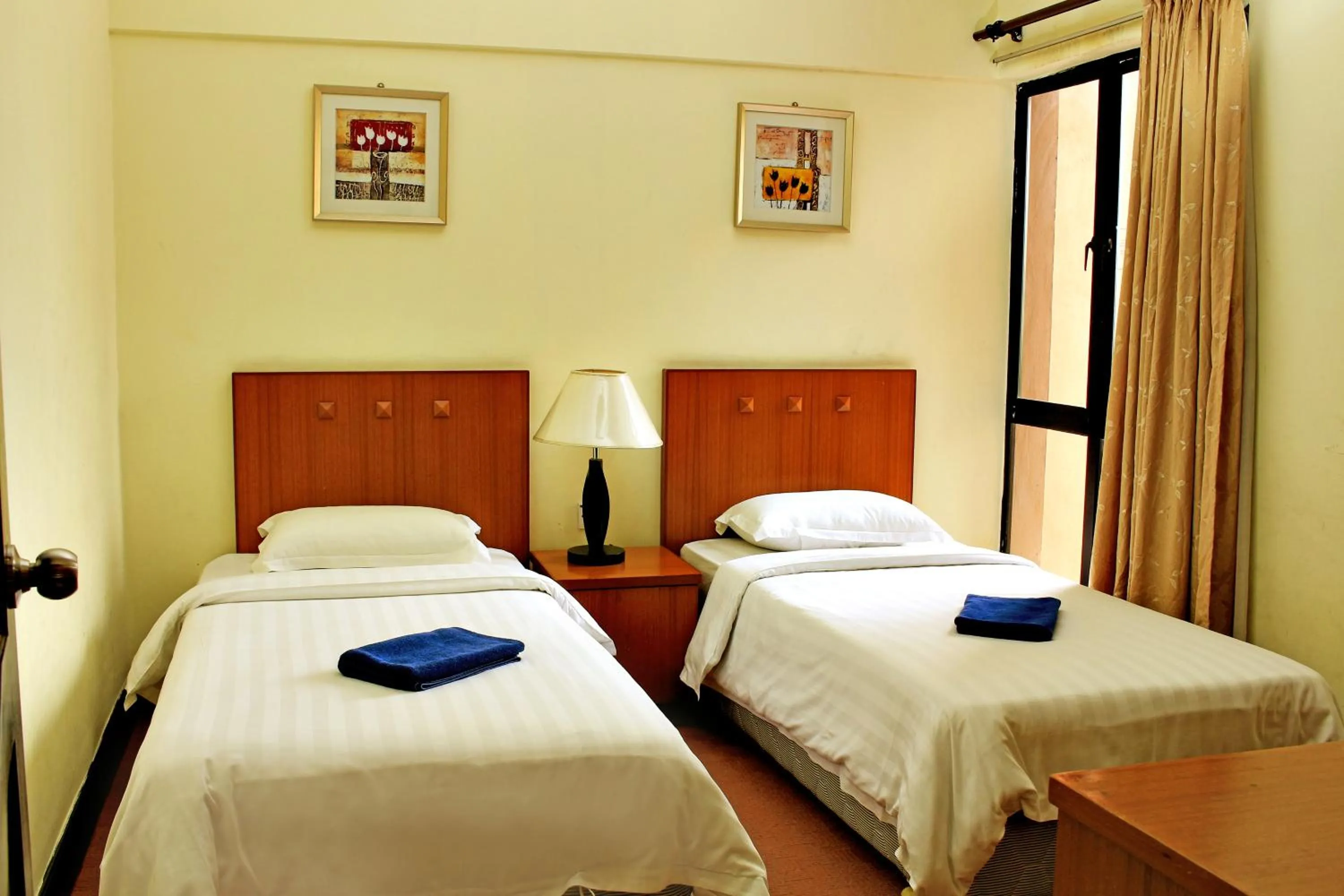 Bed in KK Vacation Apartments-Marina Court - STAY AND GET CASH REBATE