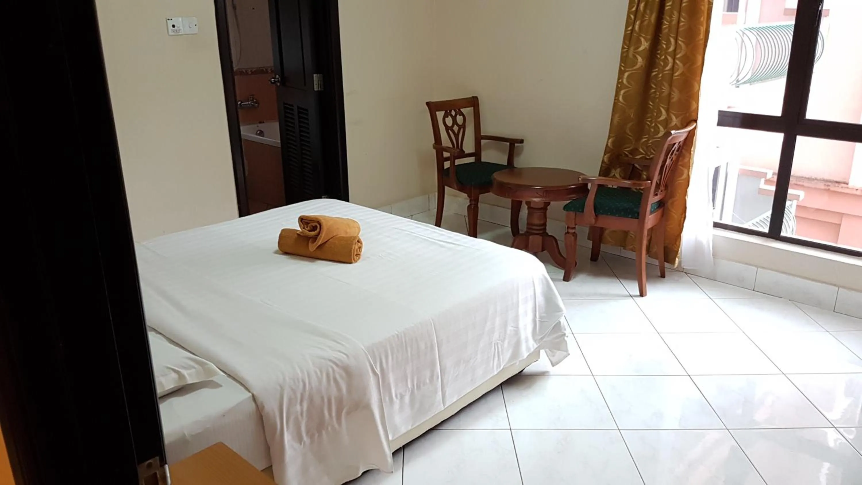 Bed in KK Vacation Apartments-Marina Court - STAY AND GET CASH REBATE