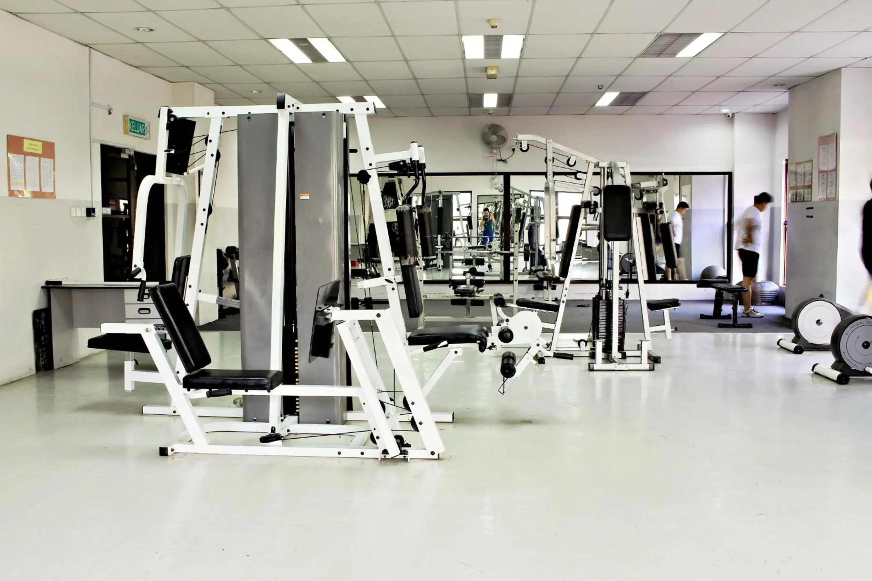 Fitness centre/facilities in KK Vacation Apartments-Marina Court - STAY AND GET CASH REBATE Fitness centre/facilities in KK Vacation Apartments-Marina Court - STAY AND GET CASH REBATE