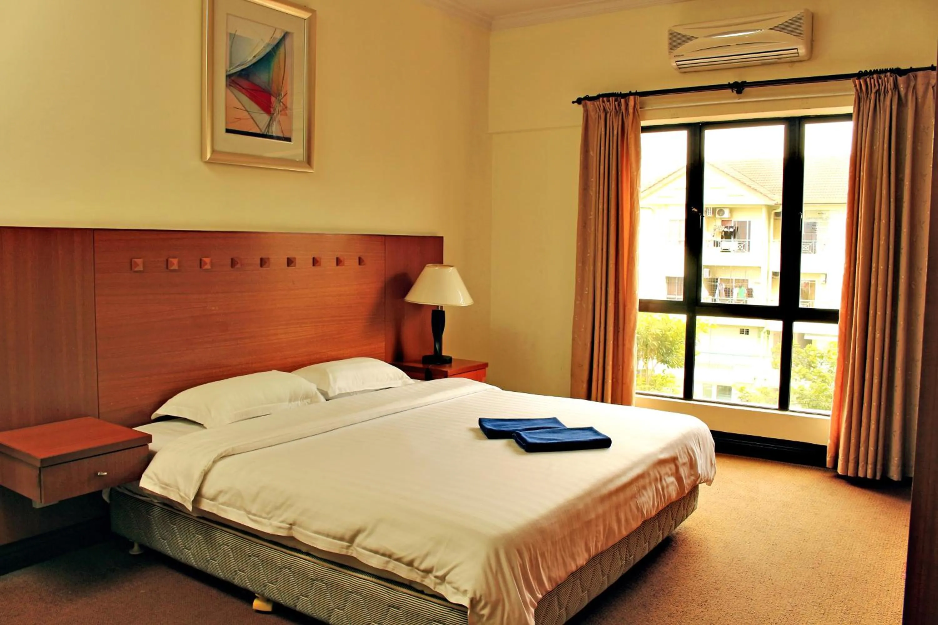Bed in KK Vacation Apartments-Marina Court - STAY AND GET CASH REBATE