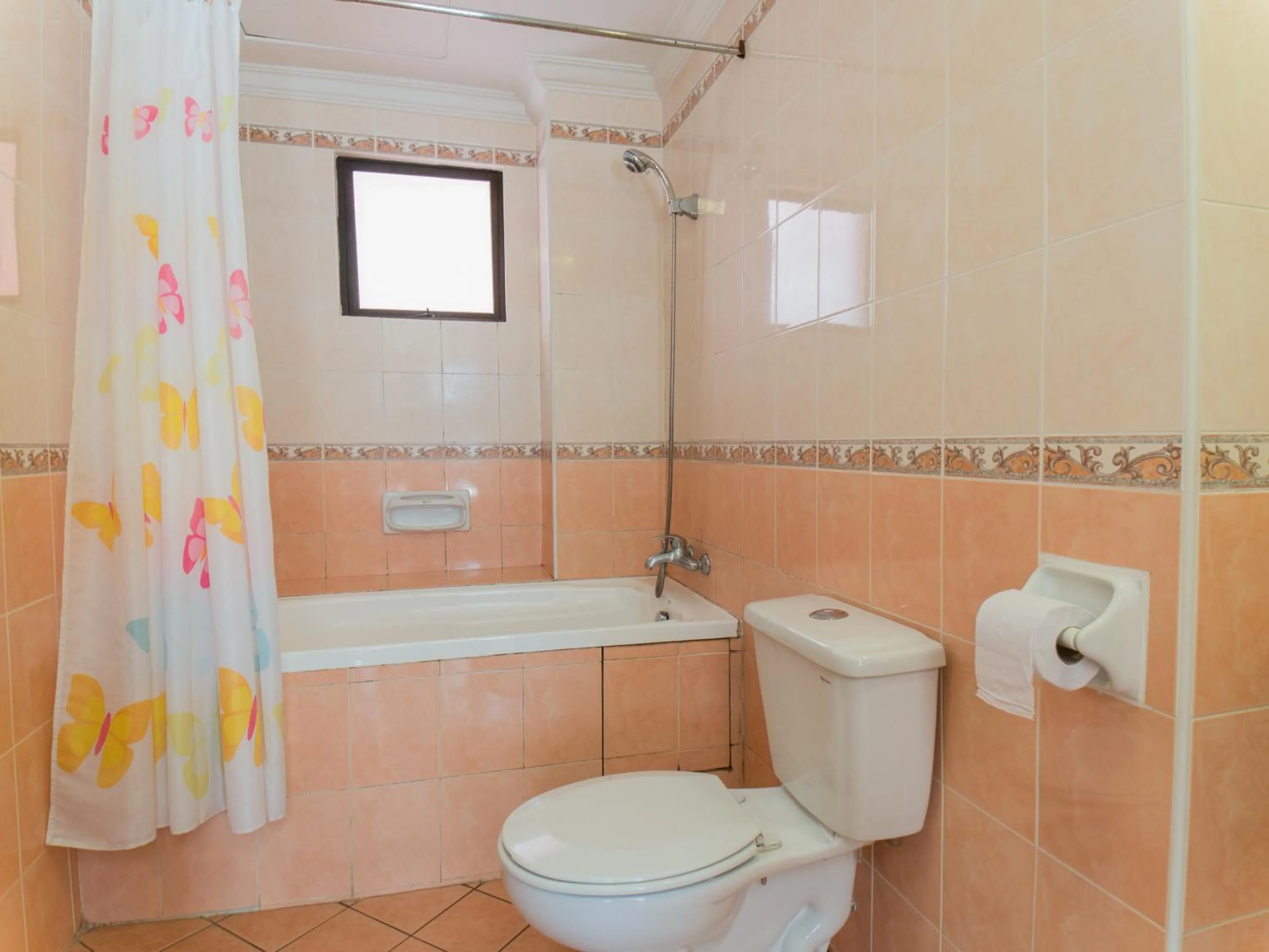 Shower in KK Vacation Apartments-Marina Court - STAY AND GET CASH REBATE