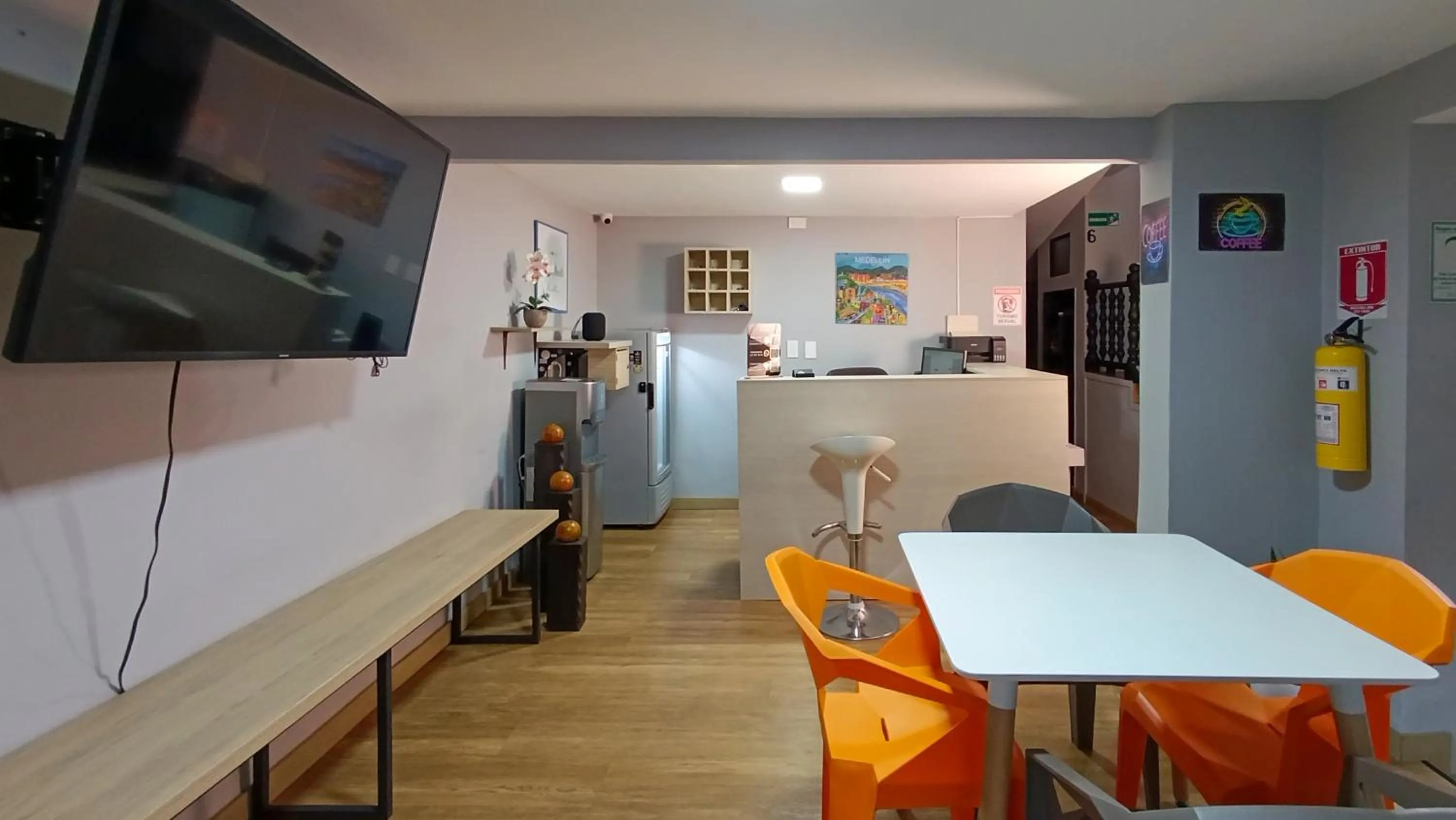 TV and multimedia in Hotel Casa 73 Deluxe