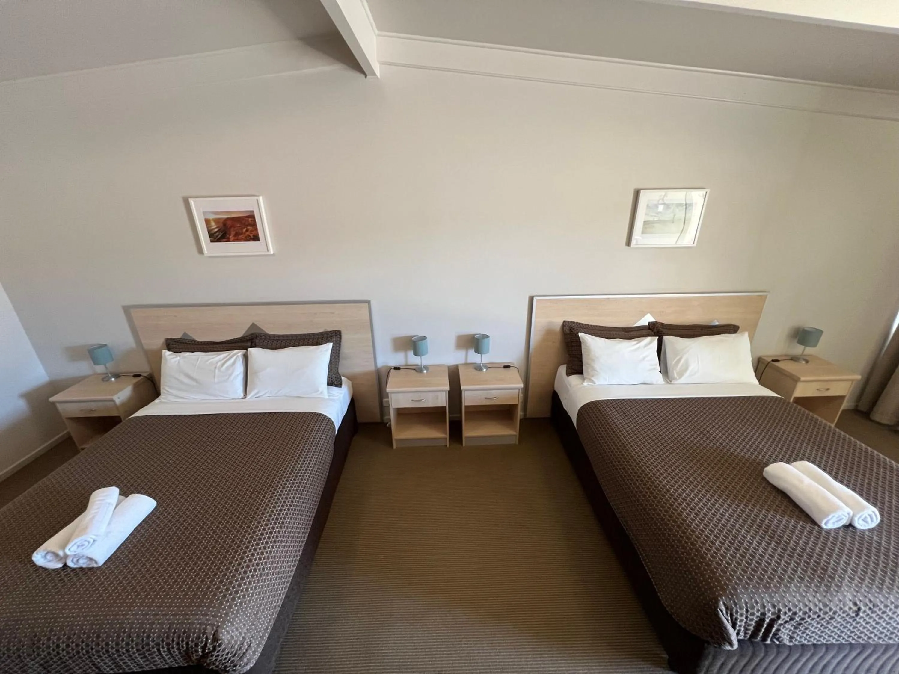 Bedroom, Bed in Highway One Motel