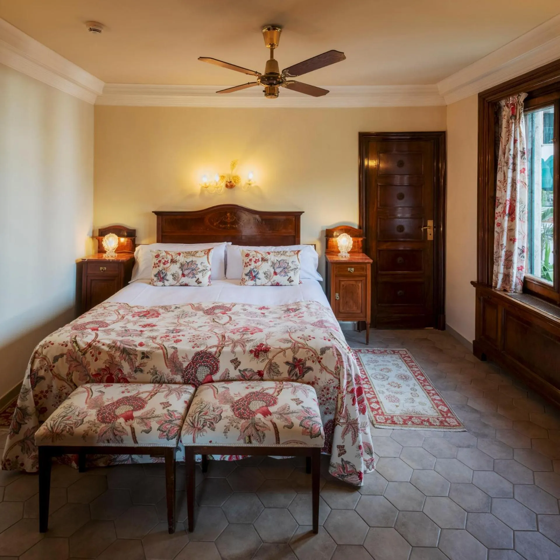 Bed in Hostal de la Gavina GL - The Leading Hotels of the World
