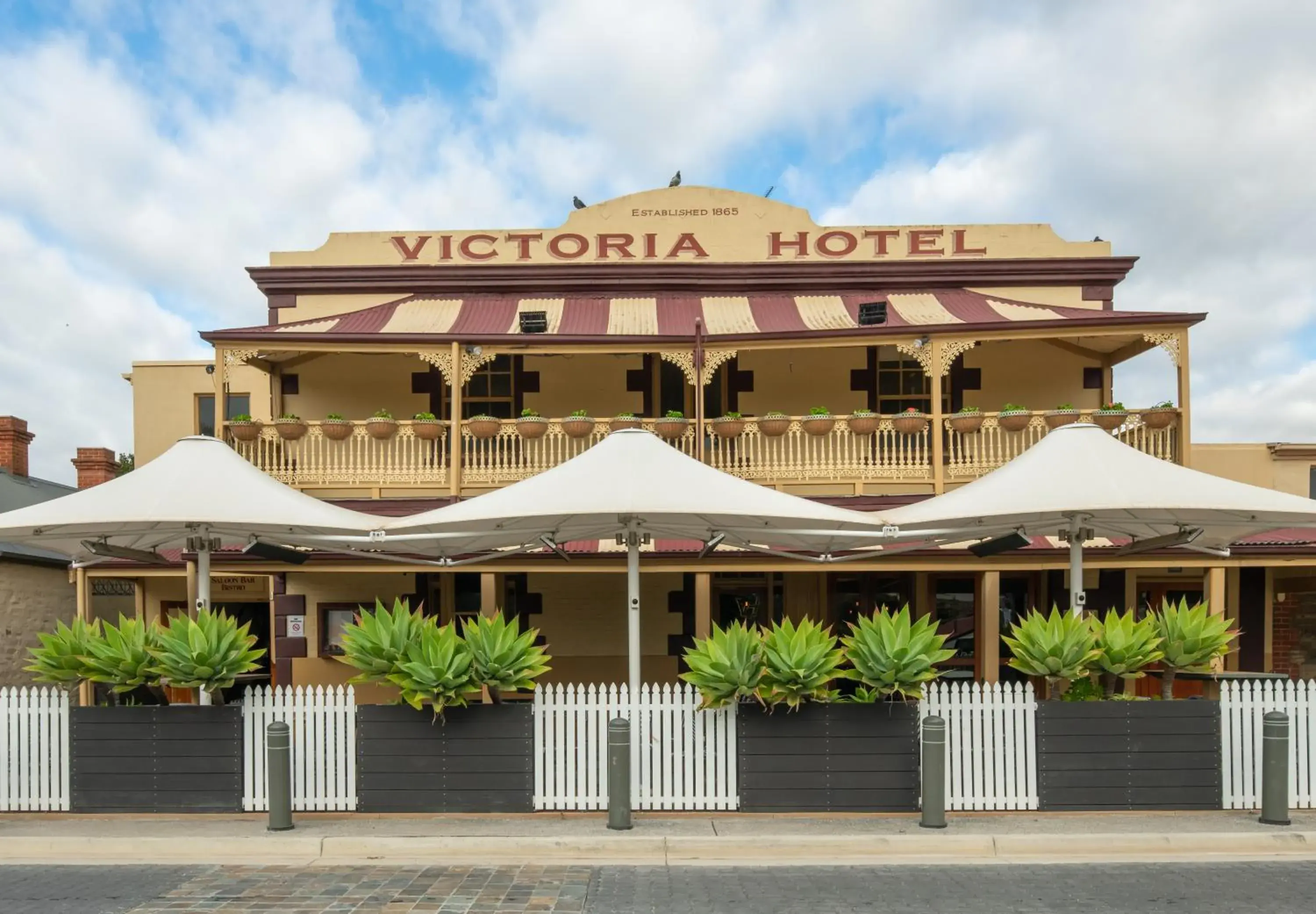 Property building in Victoria Hotel Strathalbyn Property building in Victoria Hotel Strathalbyn