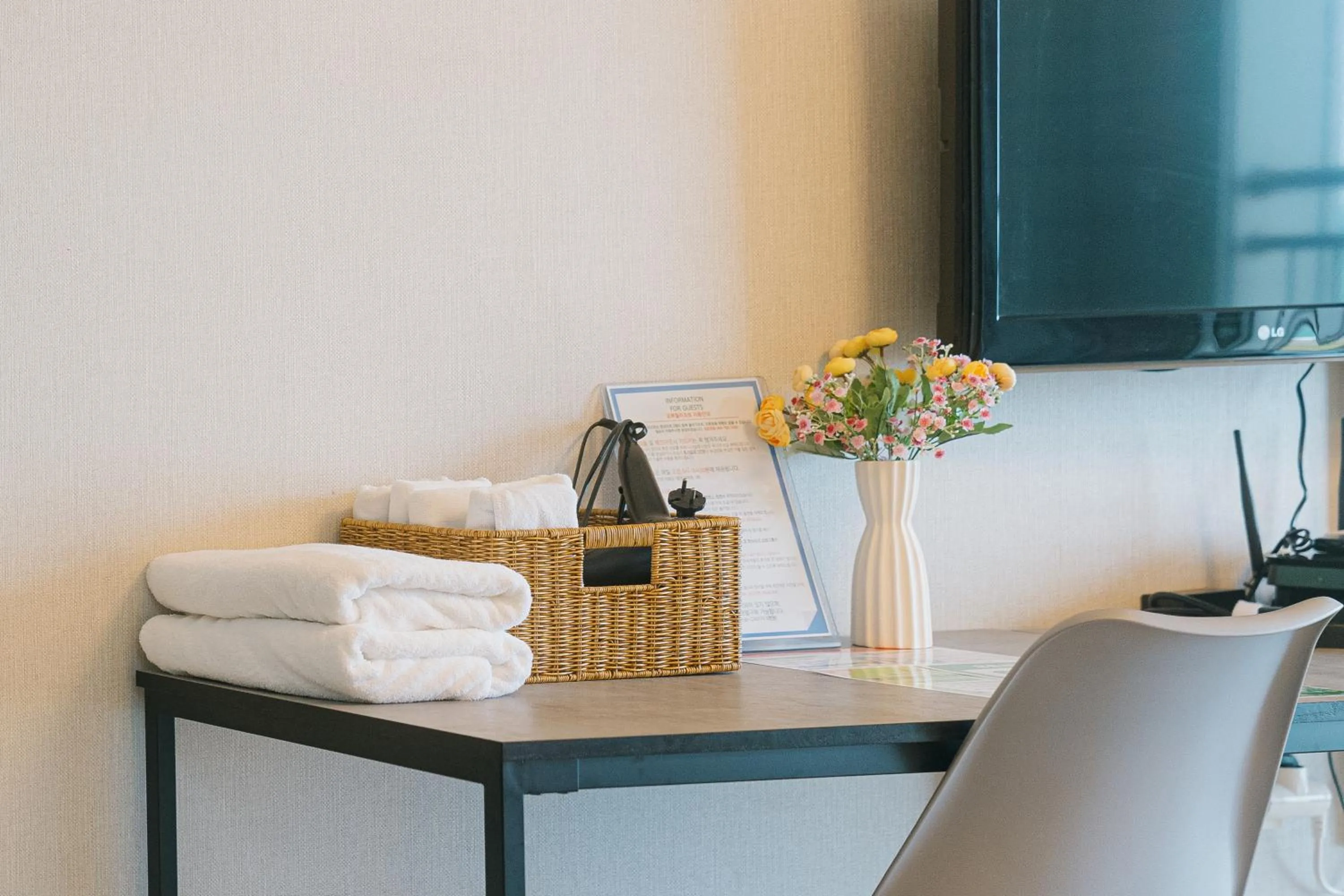 TV/Entertainment Center in O2Heal resort