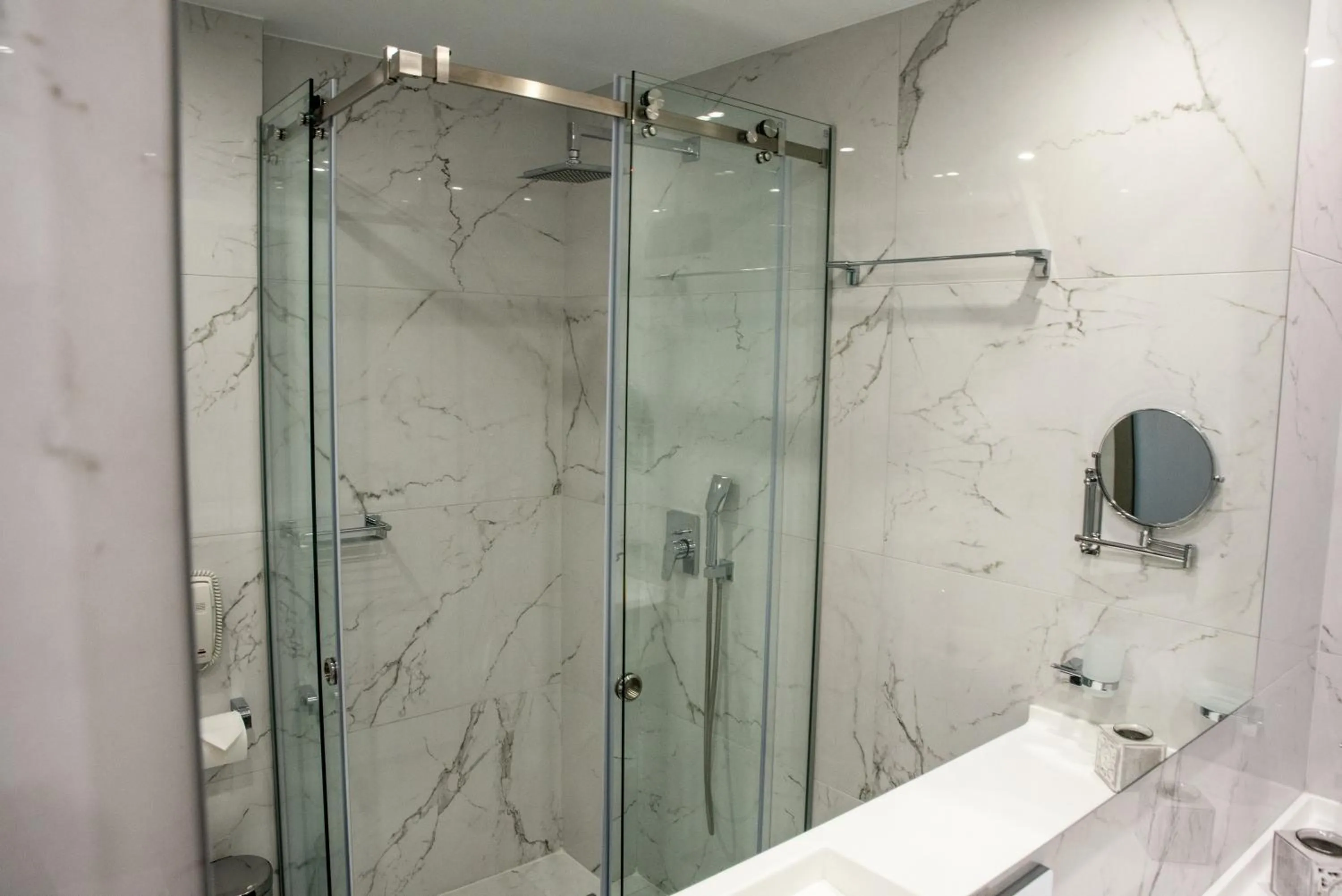 Shower in Lagaria Hotel