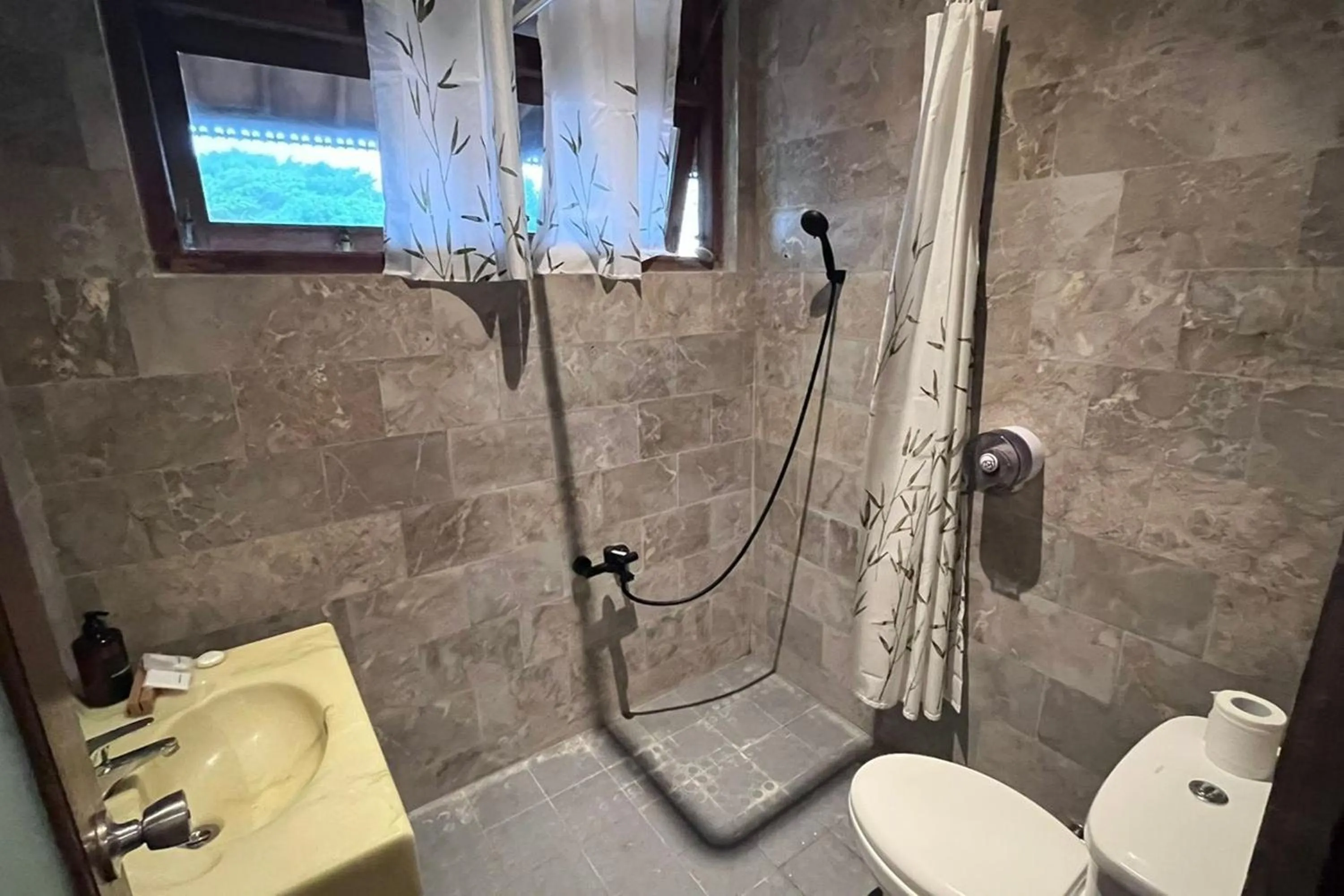 Shower in The Saharah Mirage Bali