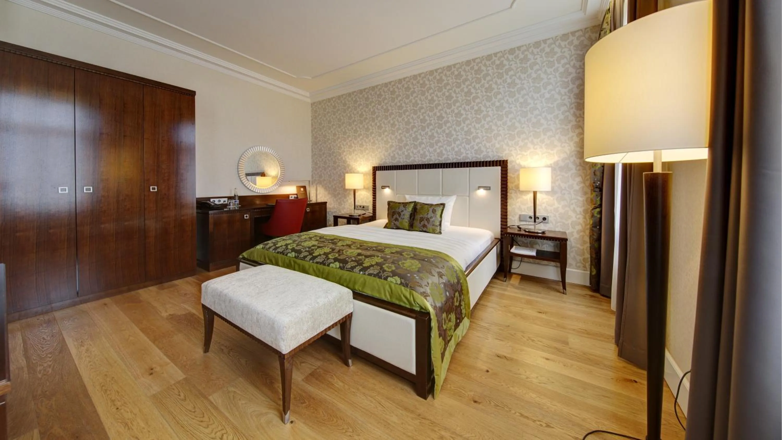 Photo of the whole room, Bed in Kleiner Rosengarten