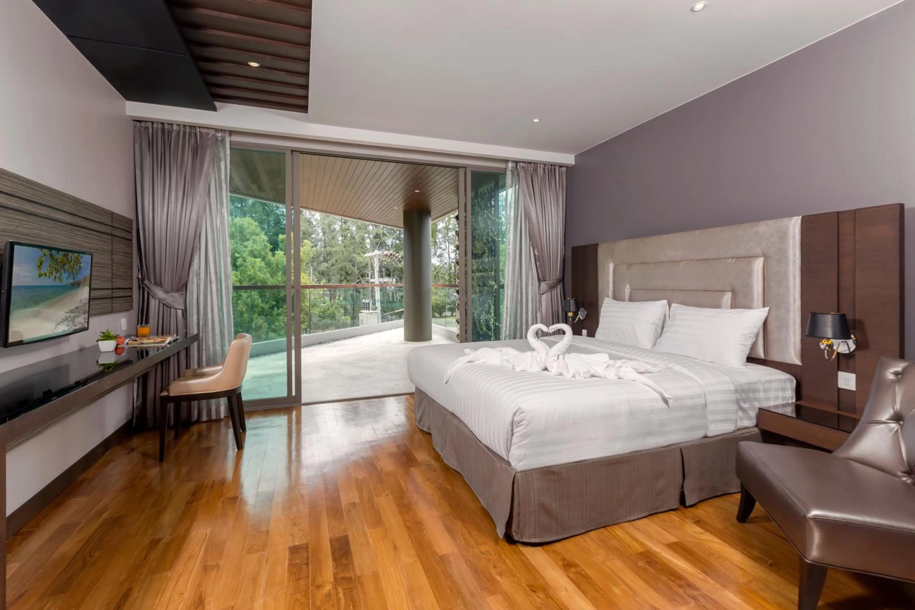 Balcony/Terrace, Bed in The Regent Phuket Bangtao Beach