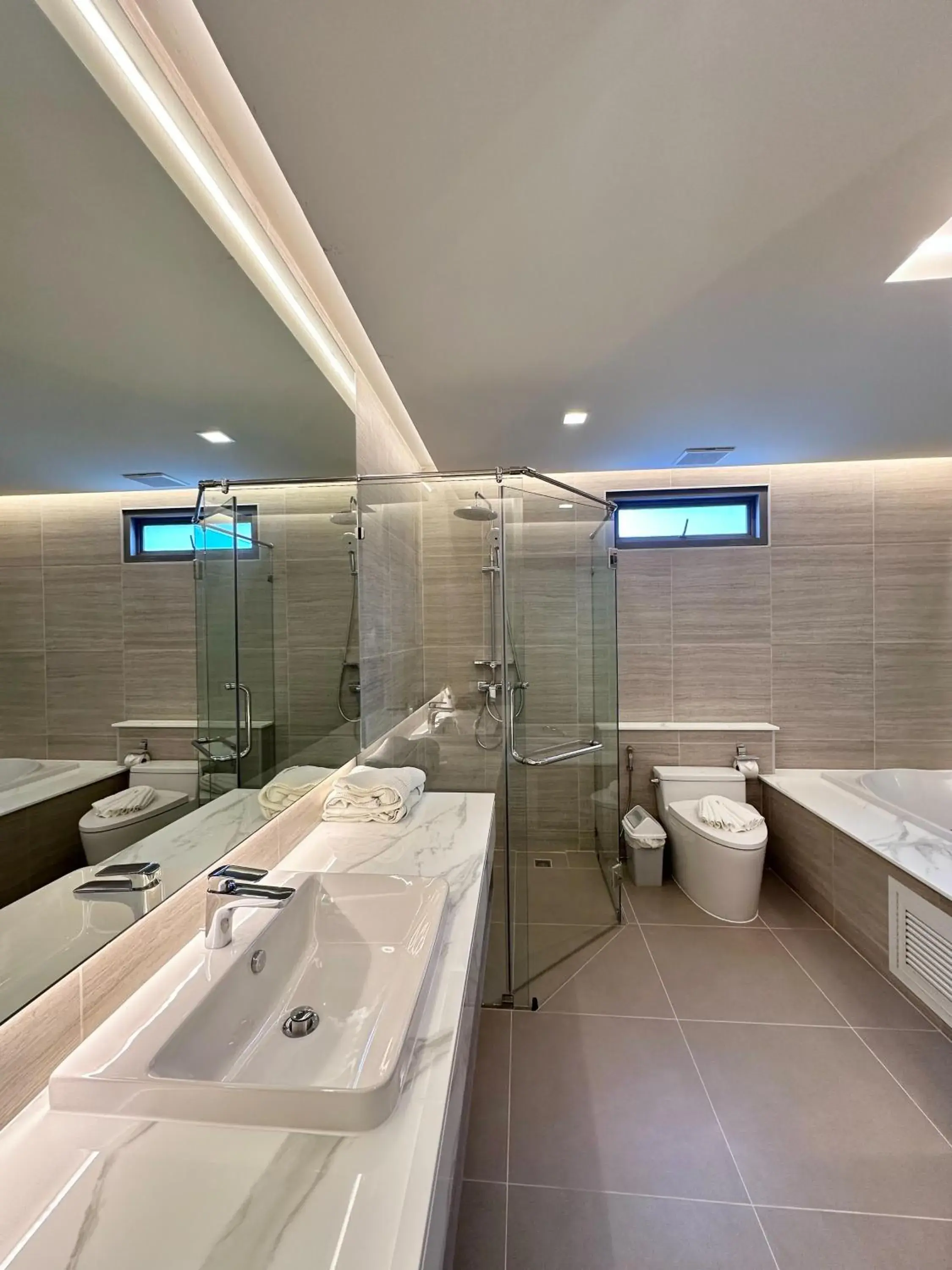 Shower in The Regent Phuket Bangtao Beach Shower in The Regent Phuket Bangtao Beach