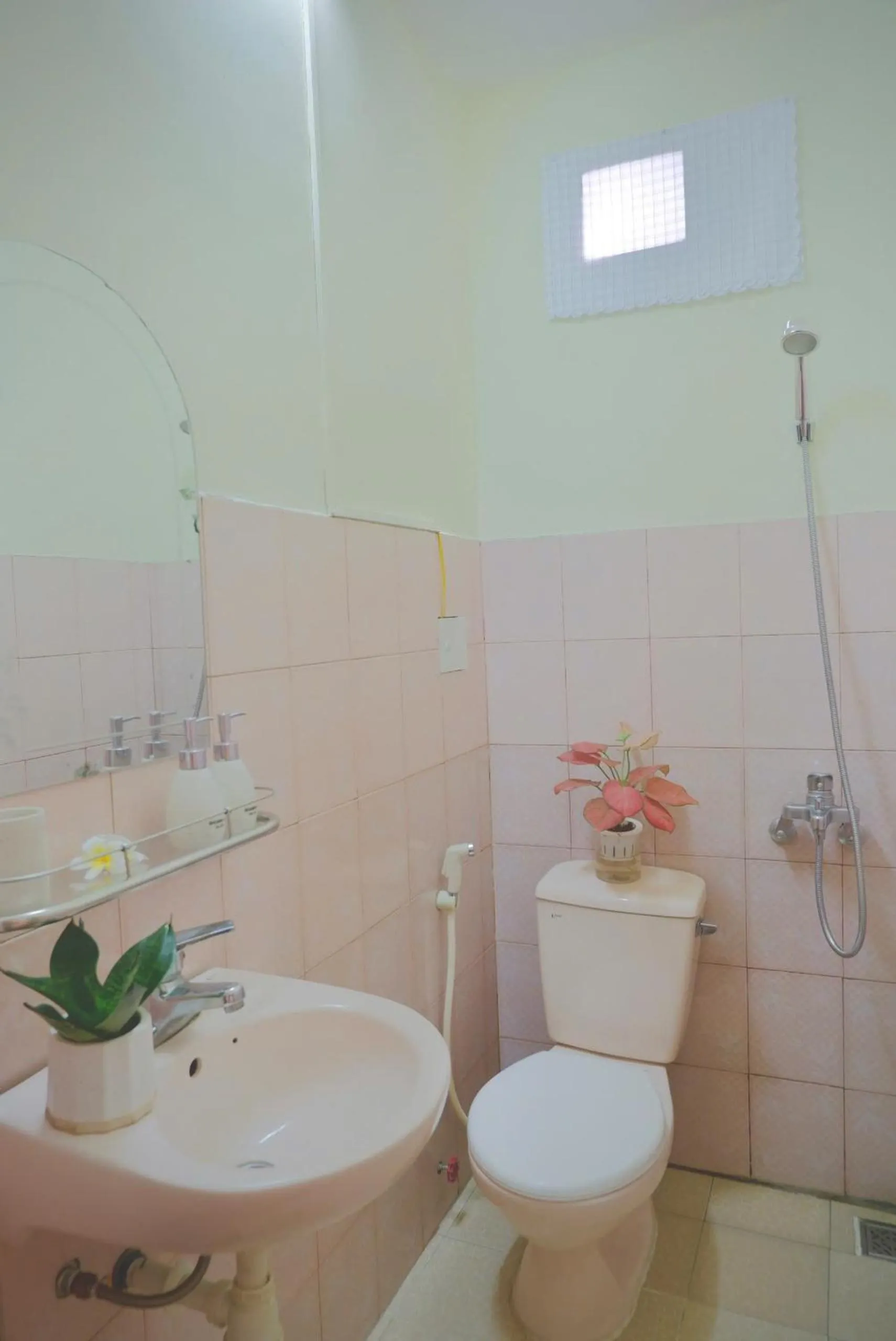 Toilet in Hue Ancient Town - Homestay in Hue