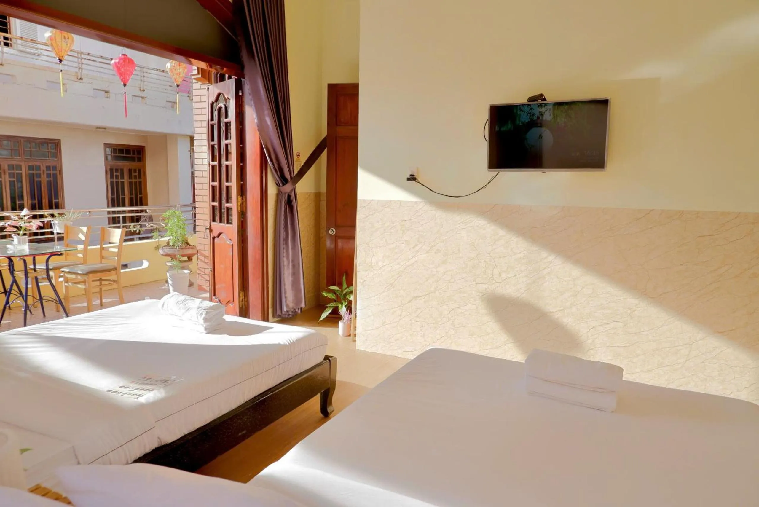 Patio in Hue Ancient Town - Homestay in Hue