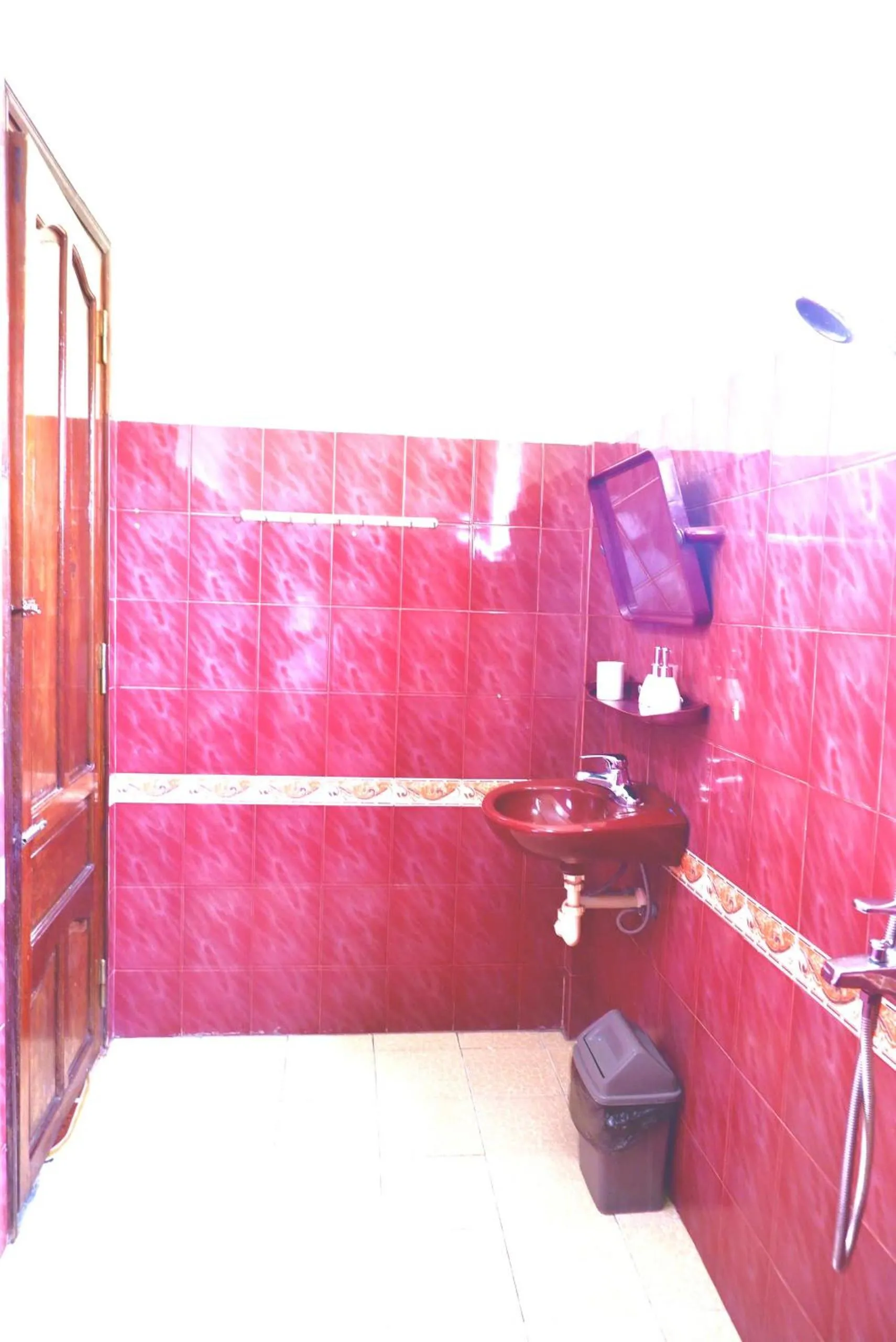 Bathroom in Hue Ancient Town - Homestay in Hue