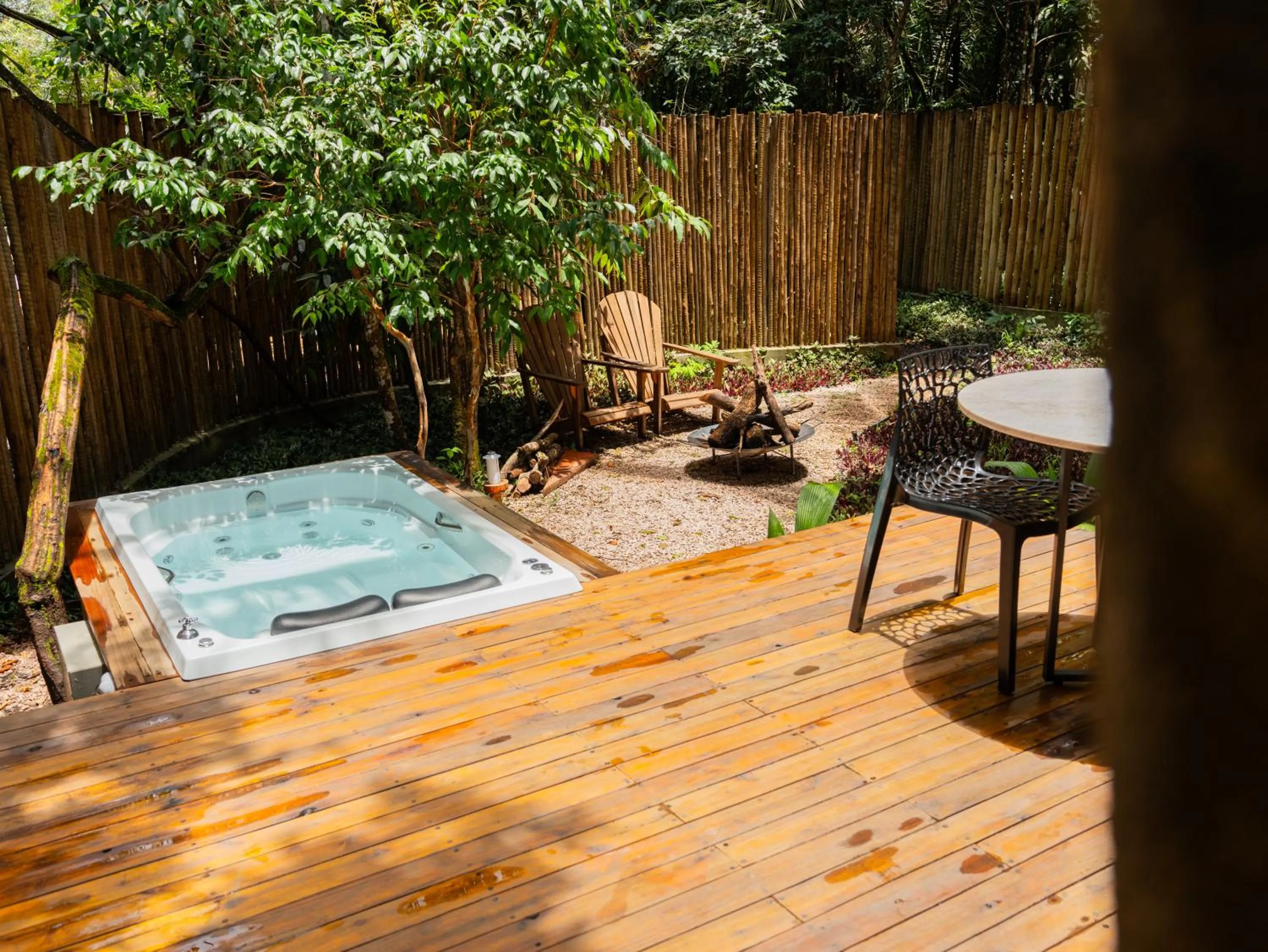 Hot Tub in Amaná Hotel