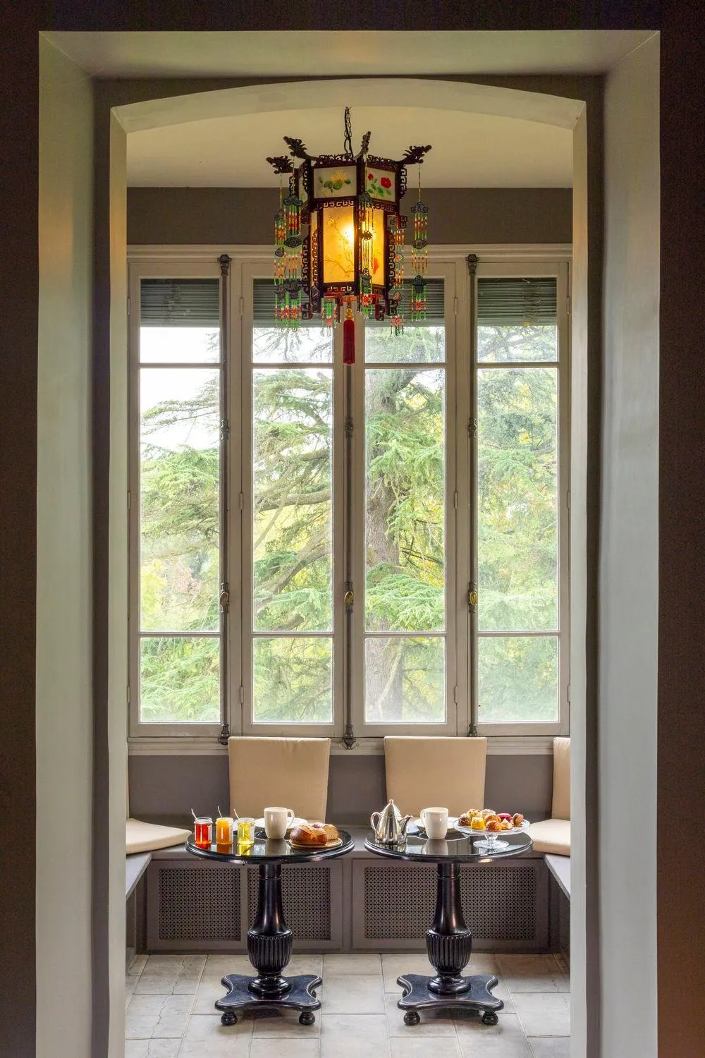 Lounge or bar in Hôtel de la Villeon