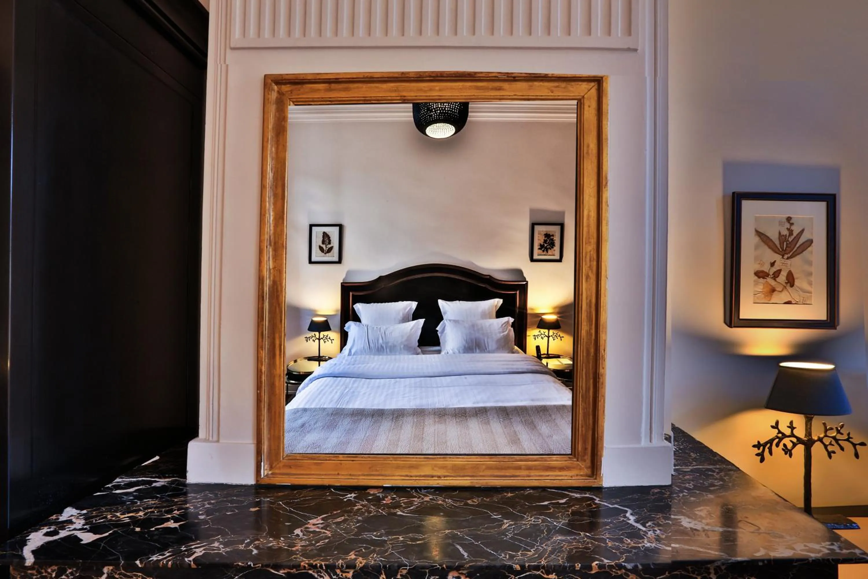 Bedroom, Bed in Hôtel de la Villeon