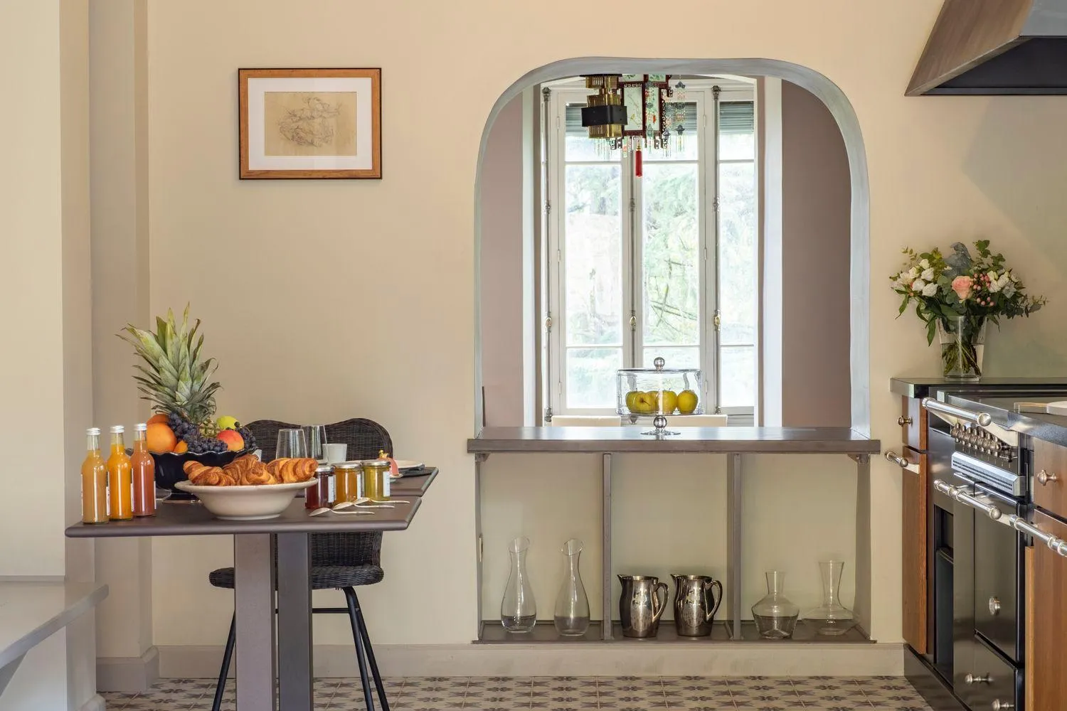 Patio in Hôtel de la Villeon