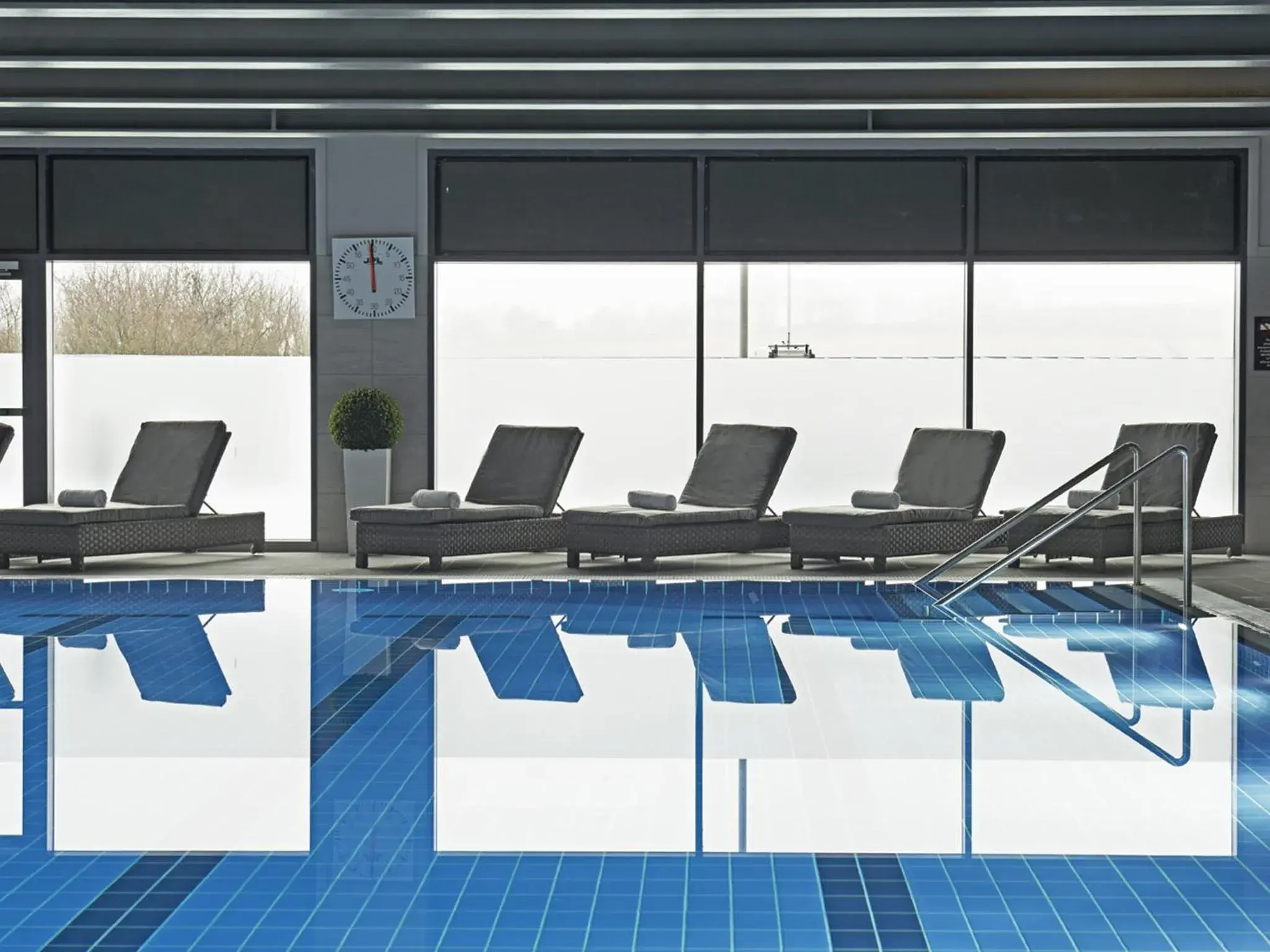 Swimming pool in Village Hotel Glasgow Swimming pool in Village Hotel Glasgow