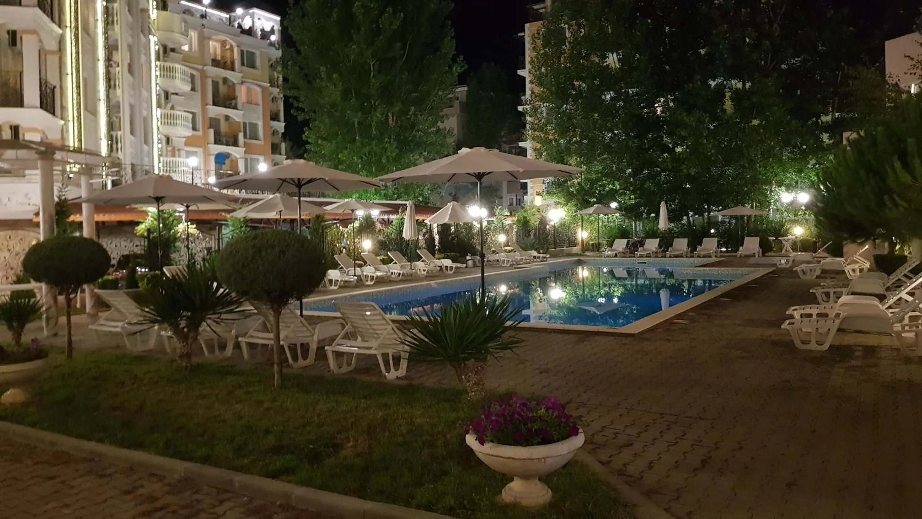 Garden in Vanilla Garden Apartments