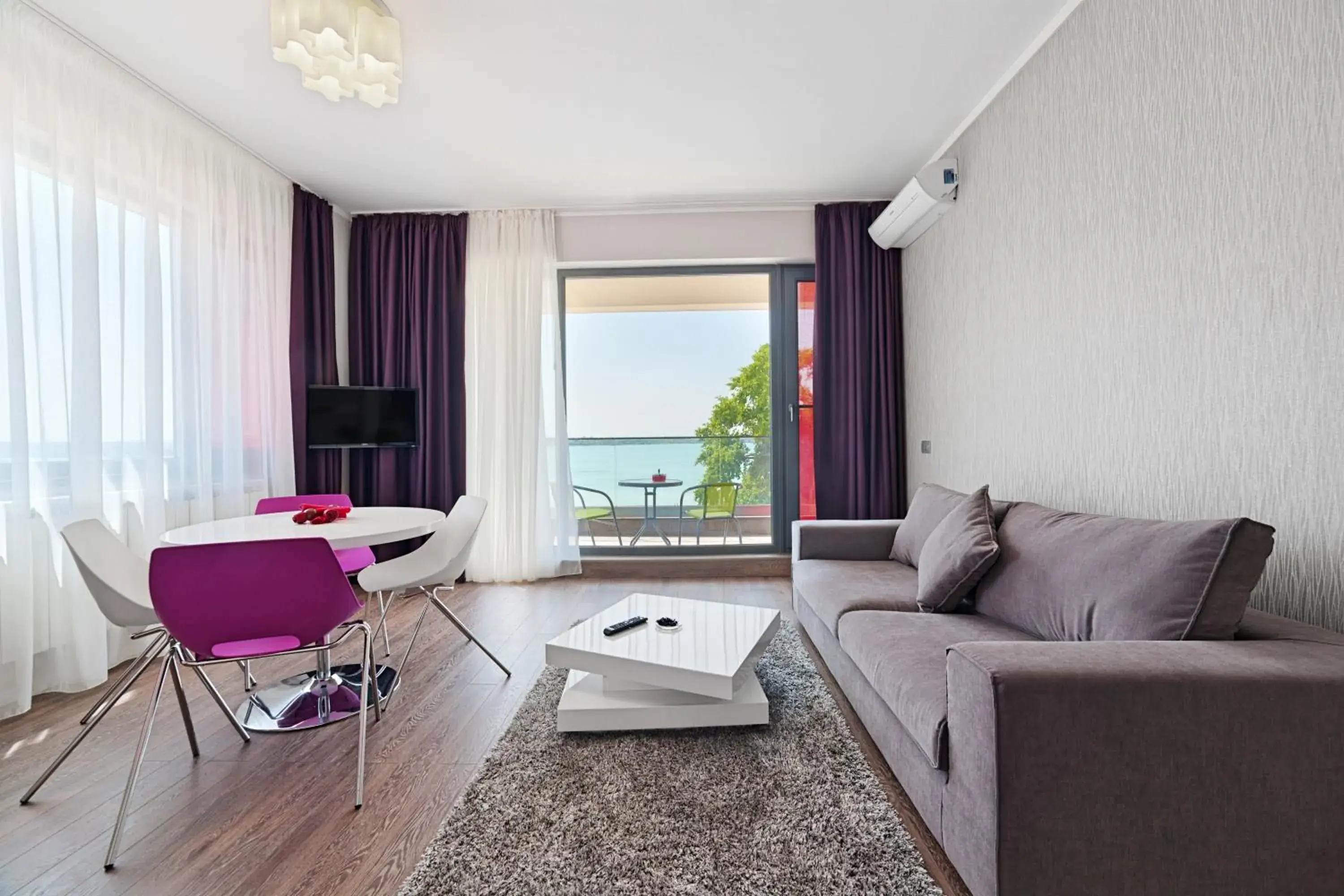 Lake view in Tomis Garden Apartments Mamaia Lake view in Tomis Garden Apartments Mamaia