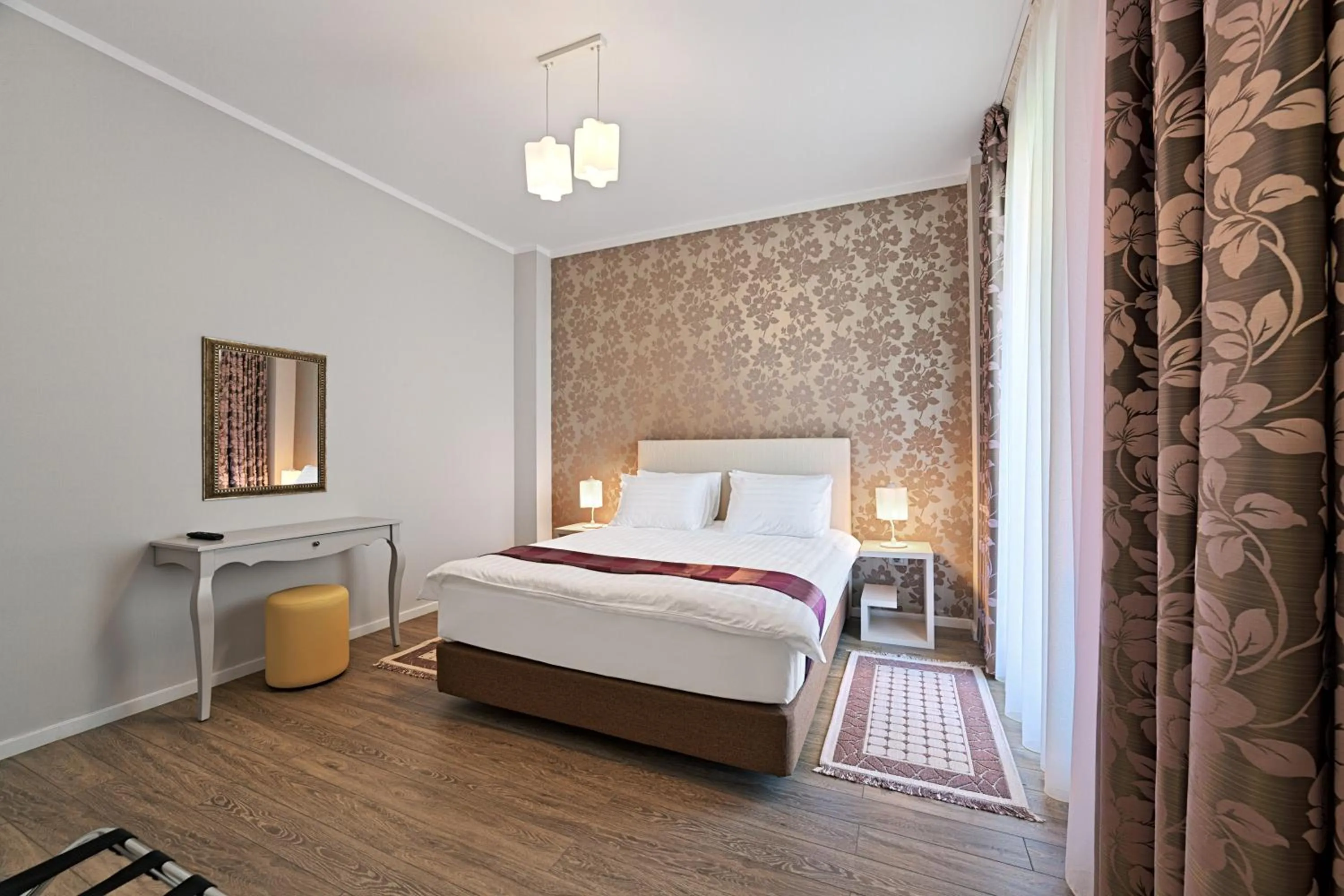 Bedroom, Bed in Tomis Garden Apartments Mamaia