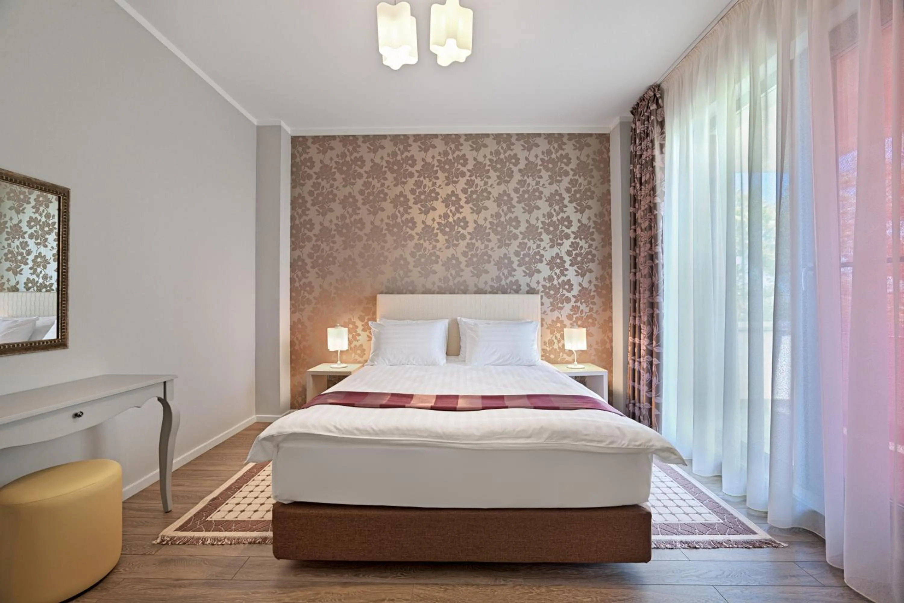 Bedroom, Bed in Tomis Garden Apartments Mamaia