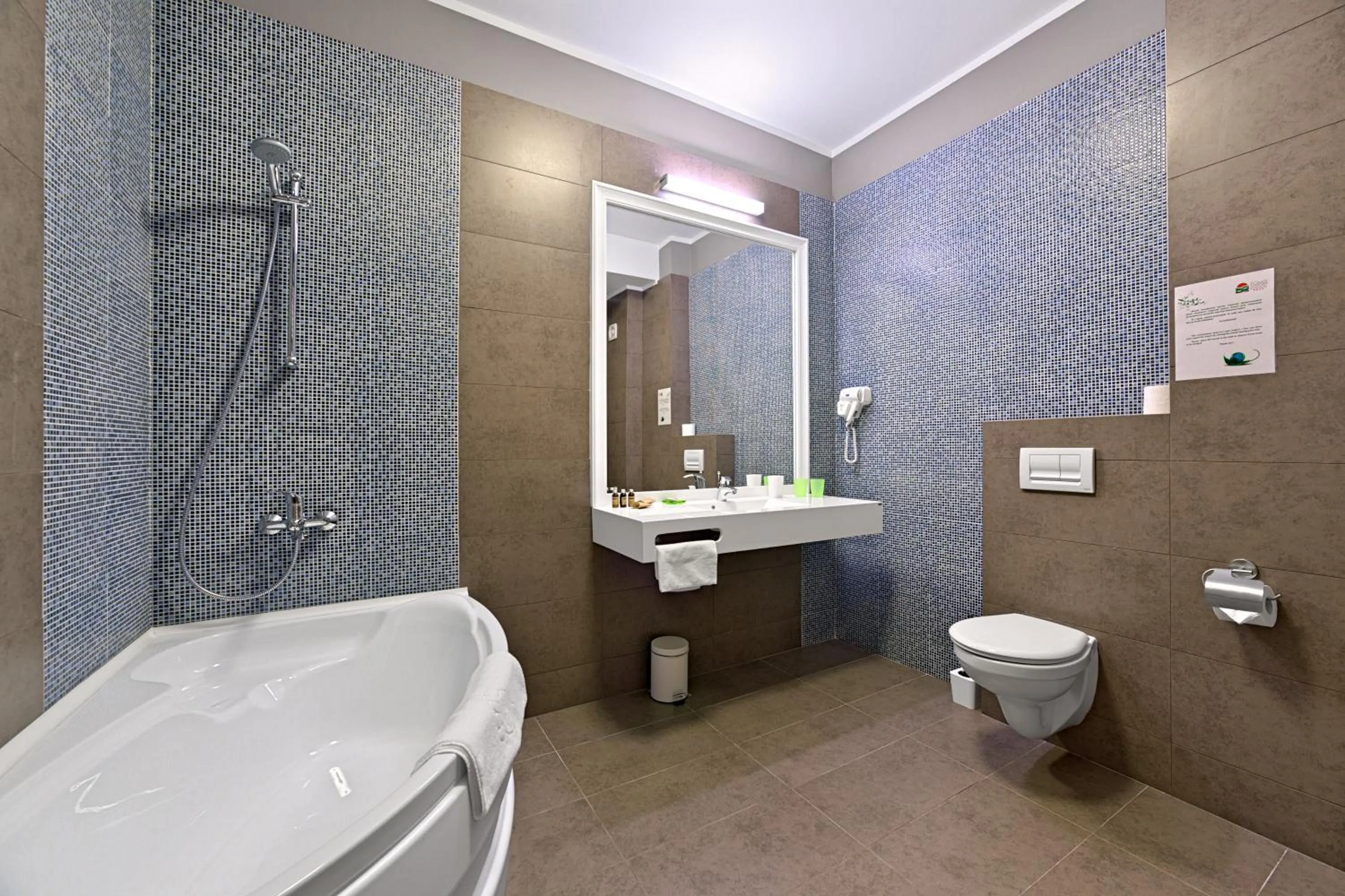 Bathroom in Tomis Garden Apartments Mamaia