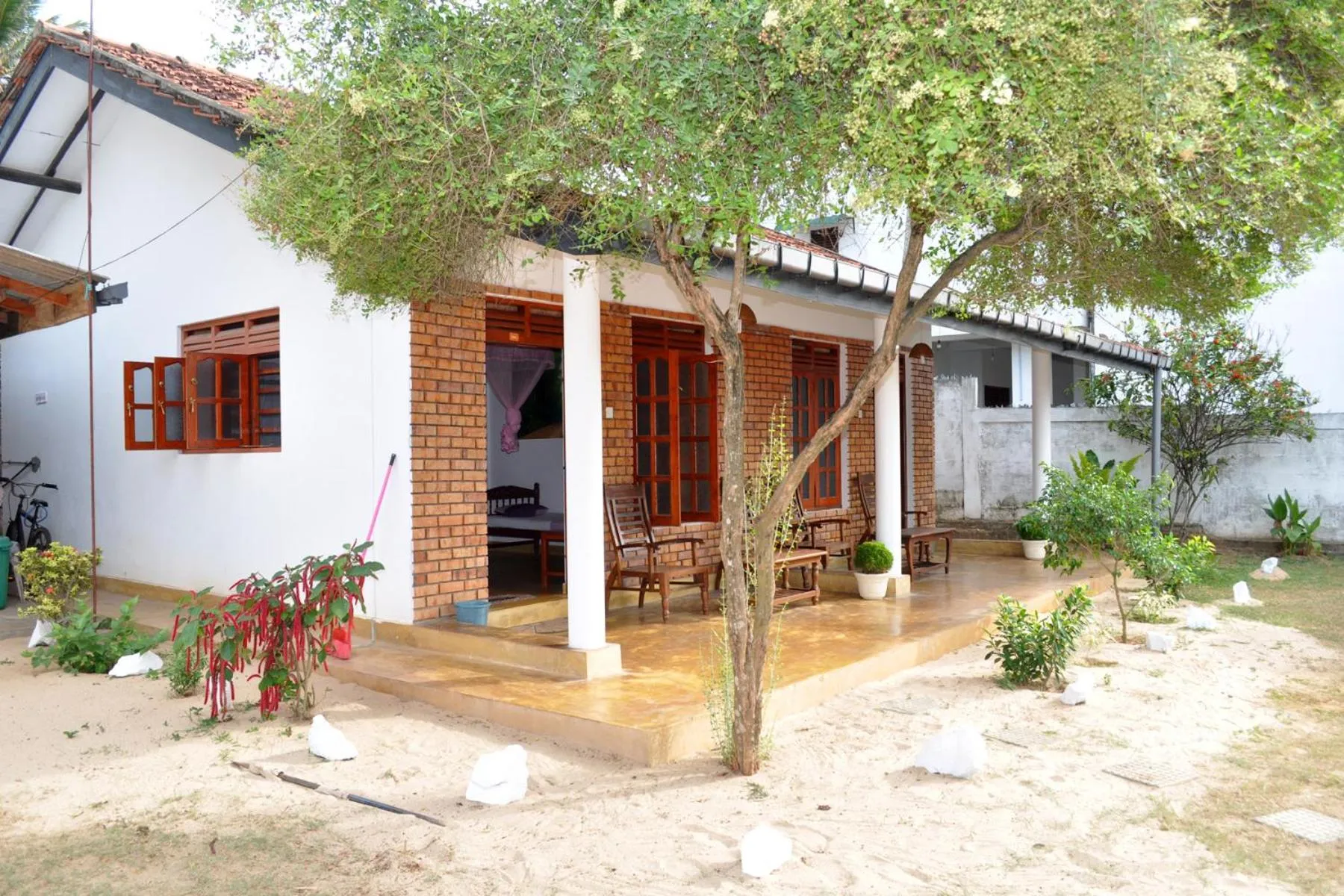 Property building in Dilena Beach Inn