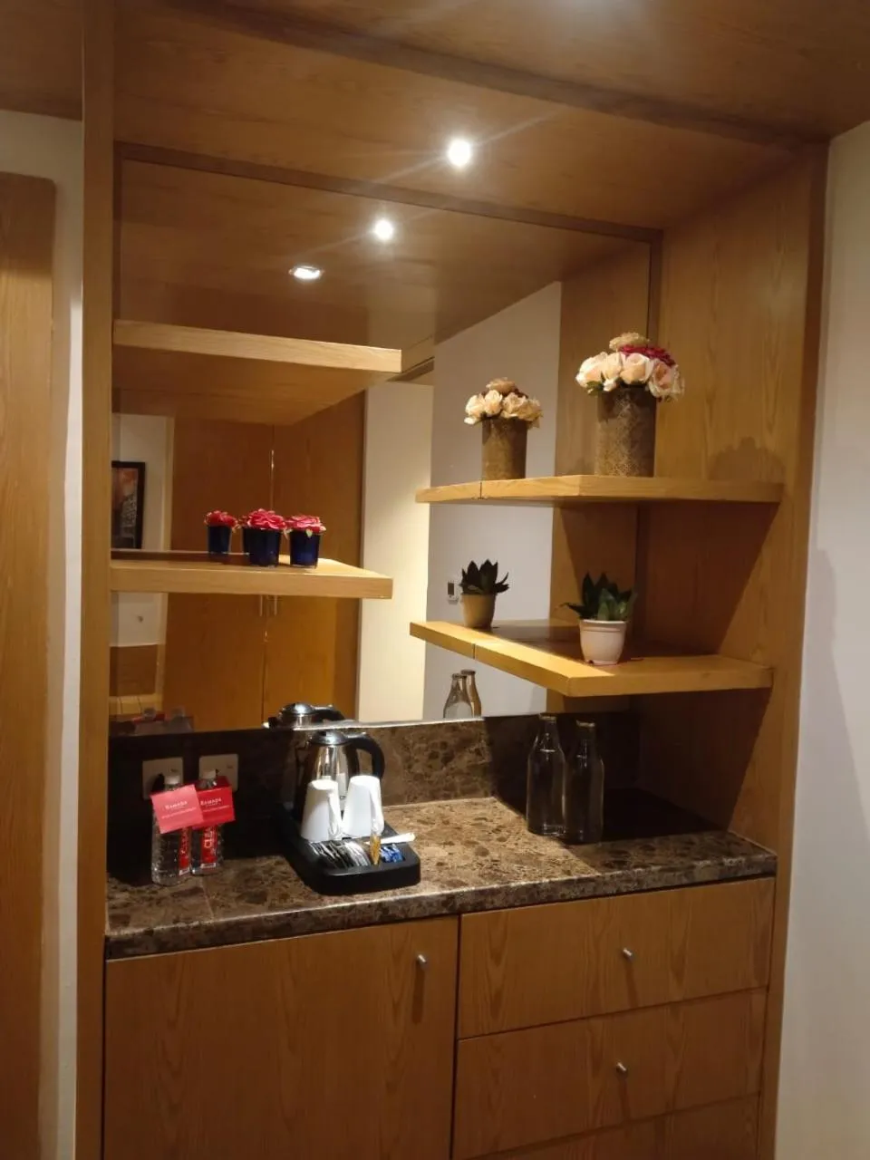 Coffee/tea facilities in Ramada by Wyndham Ghaziabad Vasundhara