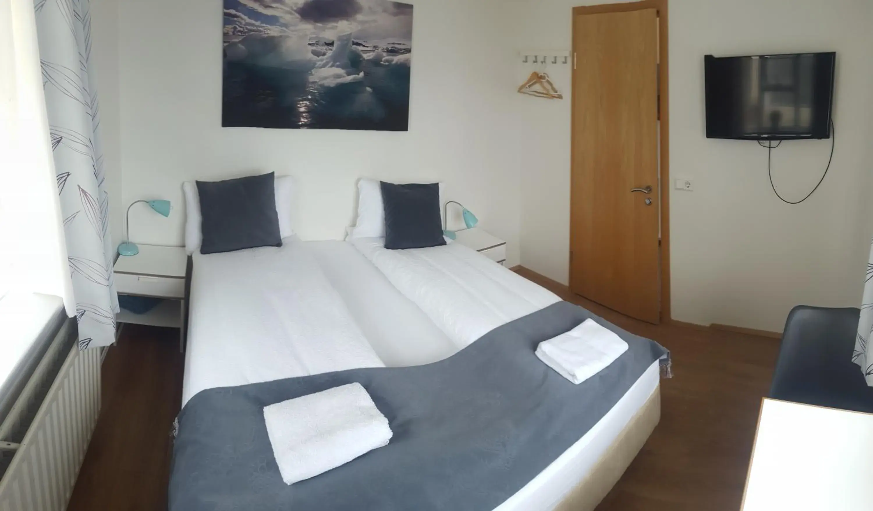 Economy Double Room with Shared Bathroom - Annex in Höfn Guesthouse Economy Double Room with Shared Bathroom - Annex in Höfn Guesthouse