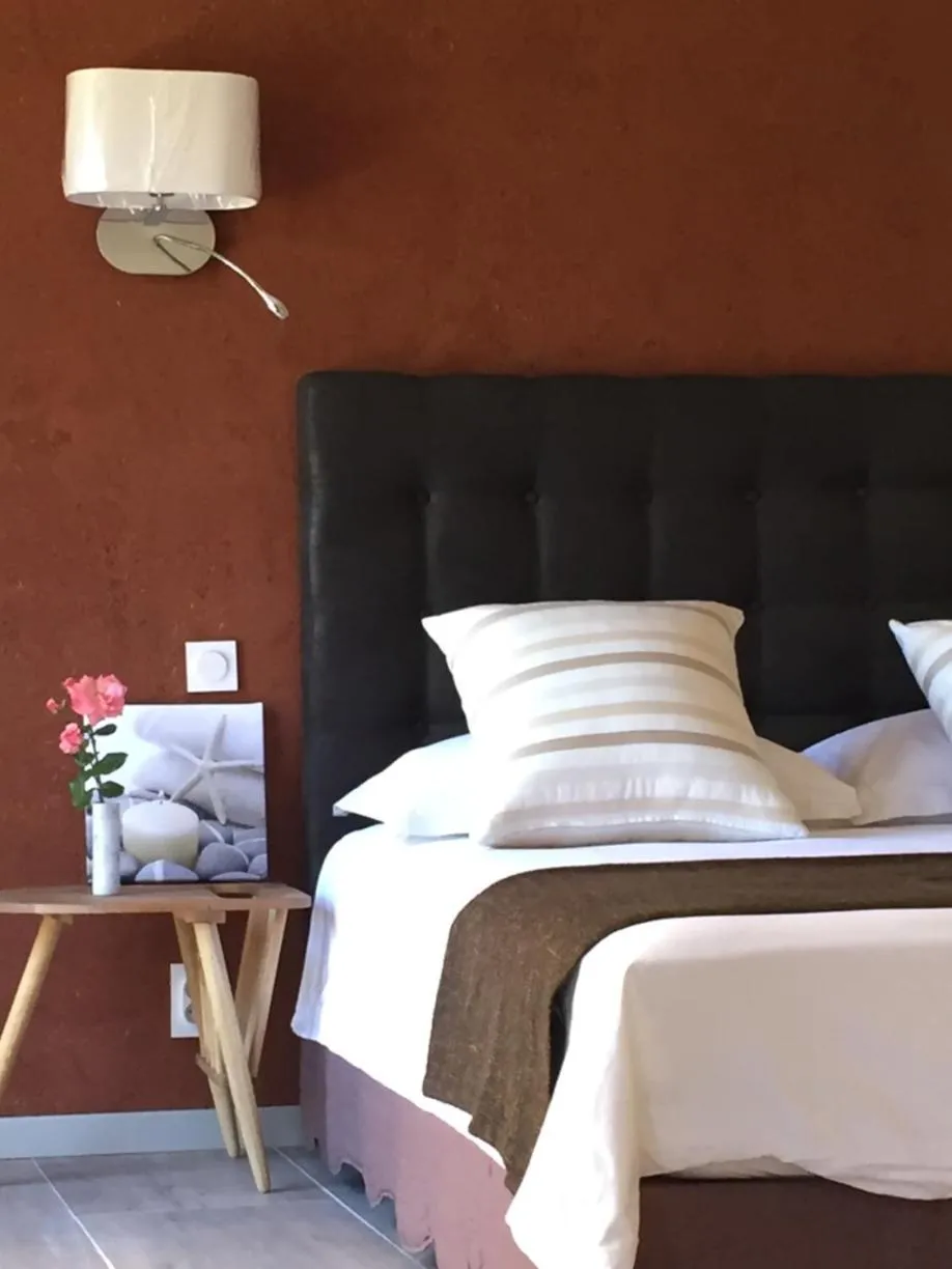 Bed in La Casa Occitane