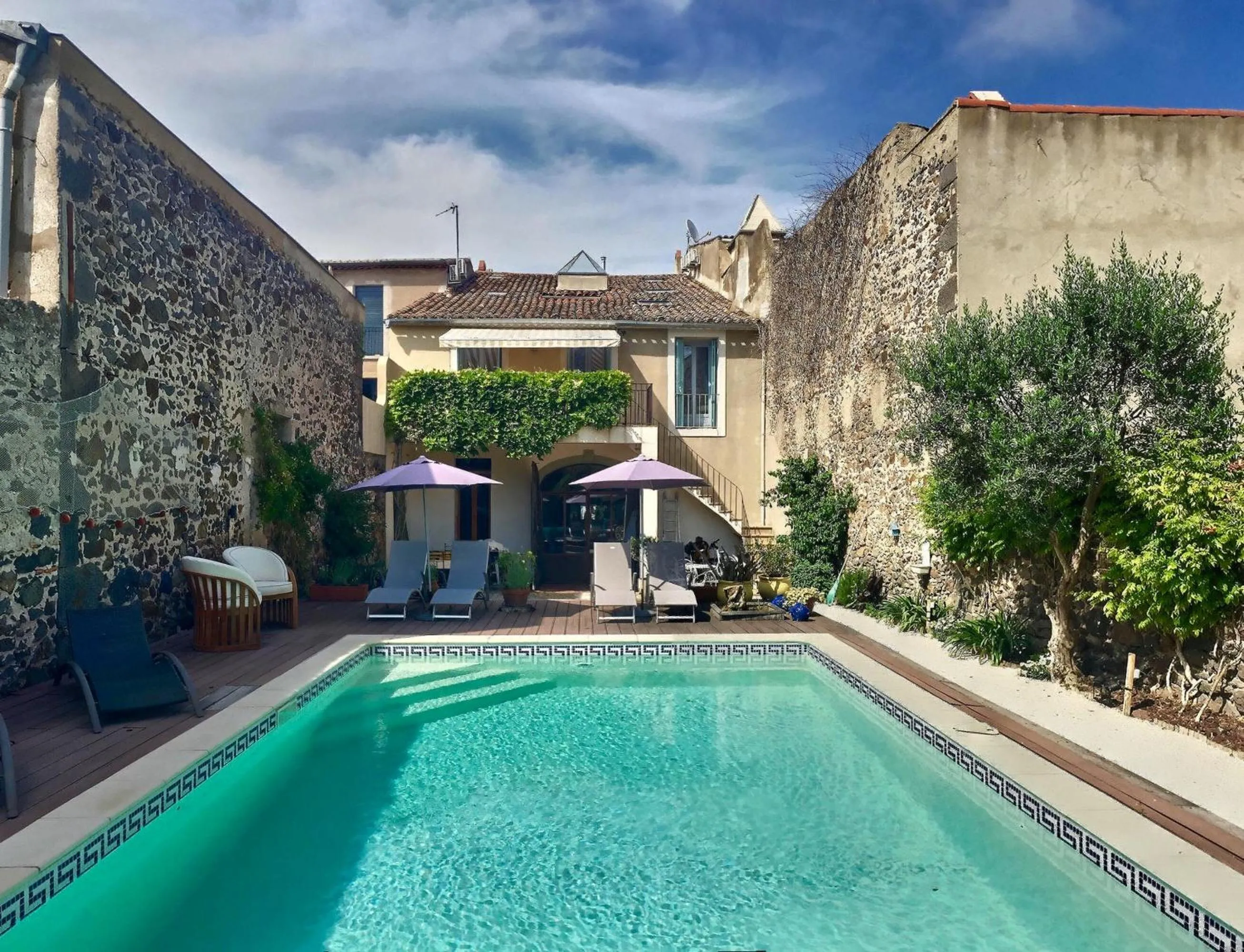 Property building in La Casa Occitane