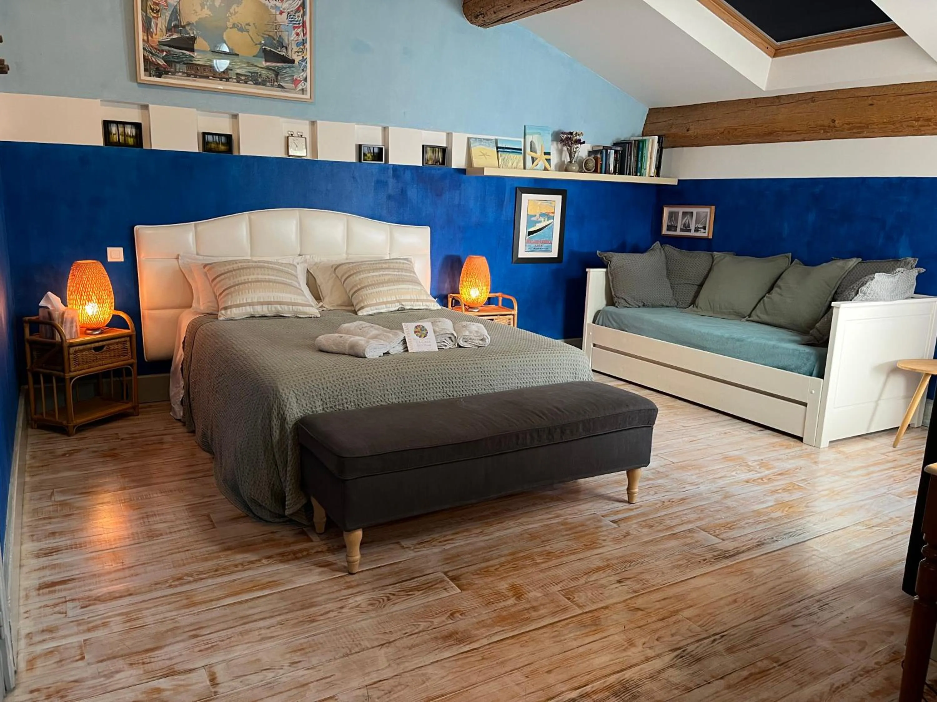 Bedroom, Bed in La Casa Occitane