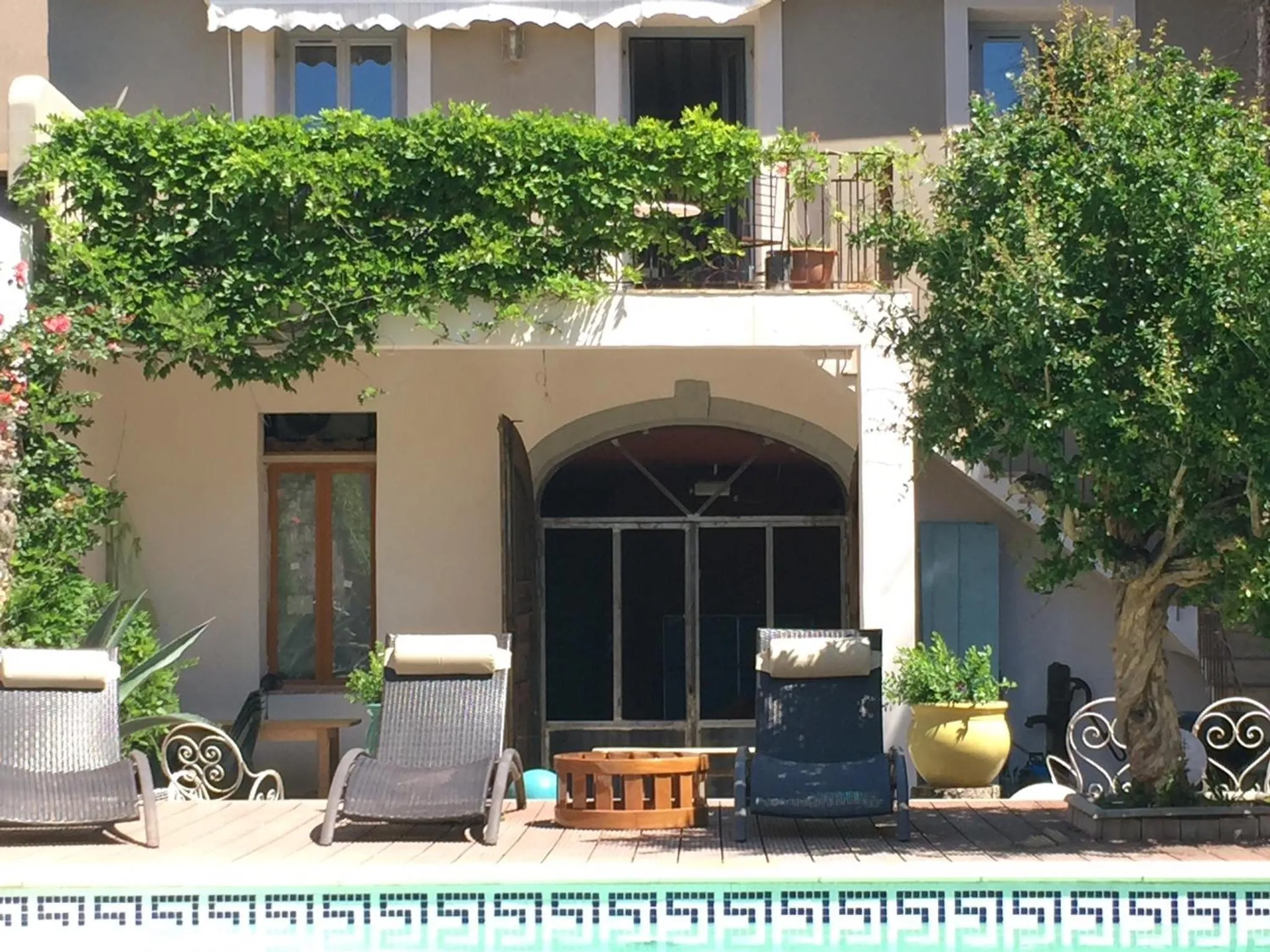 Facade/entrance in La Casa Occitane