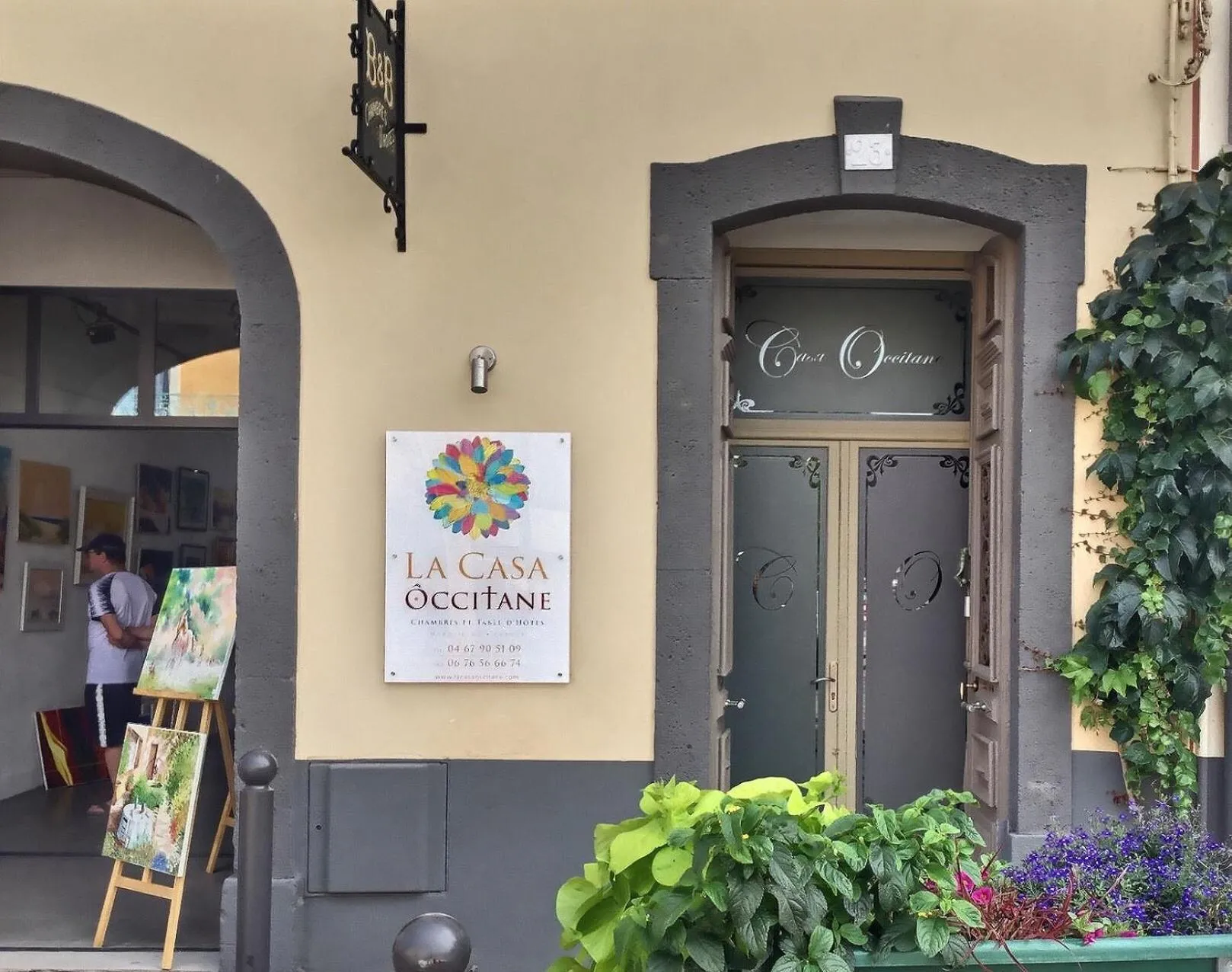 Facade/entrance in La Casa Occitane